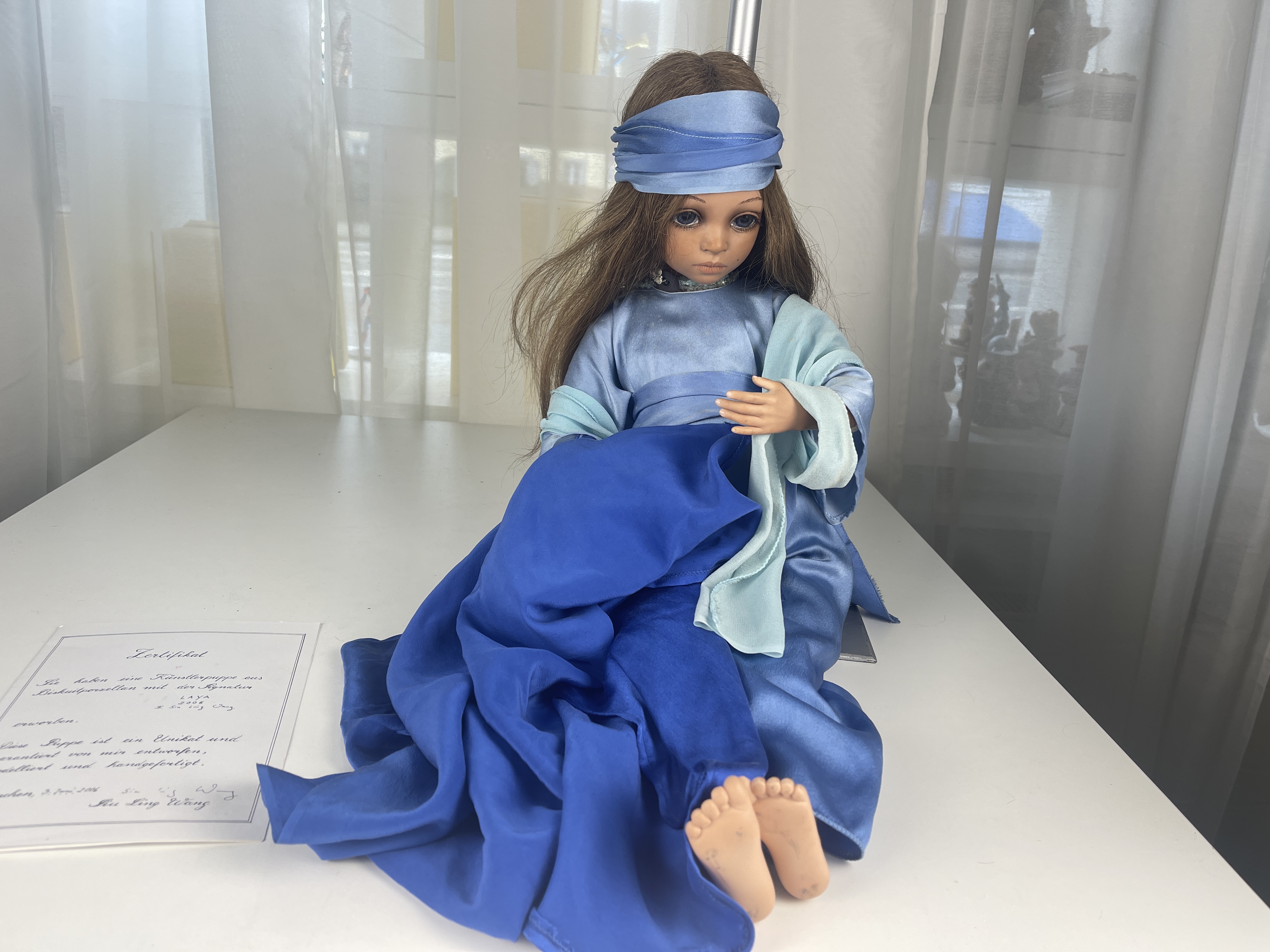 Künstlerpuppe Siu Ling Wang Porzellan Puppe Laya 60 cm - Zustand siehe Fotos 