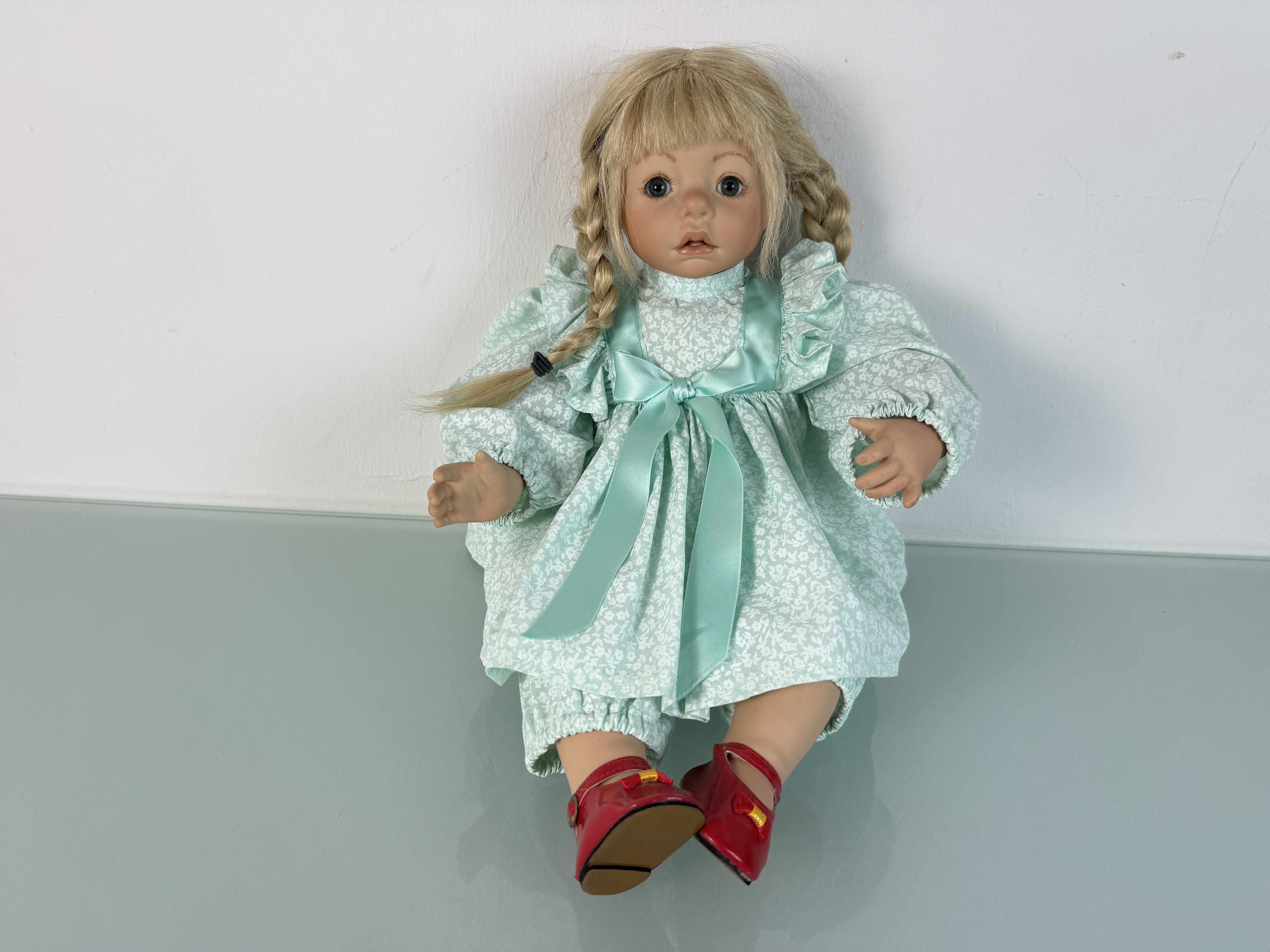 Künstlerpuppe Porzellan Puppe 50 cm. Top Zustand   