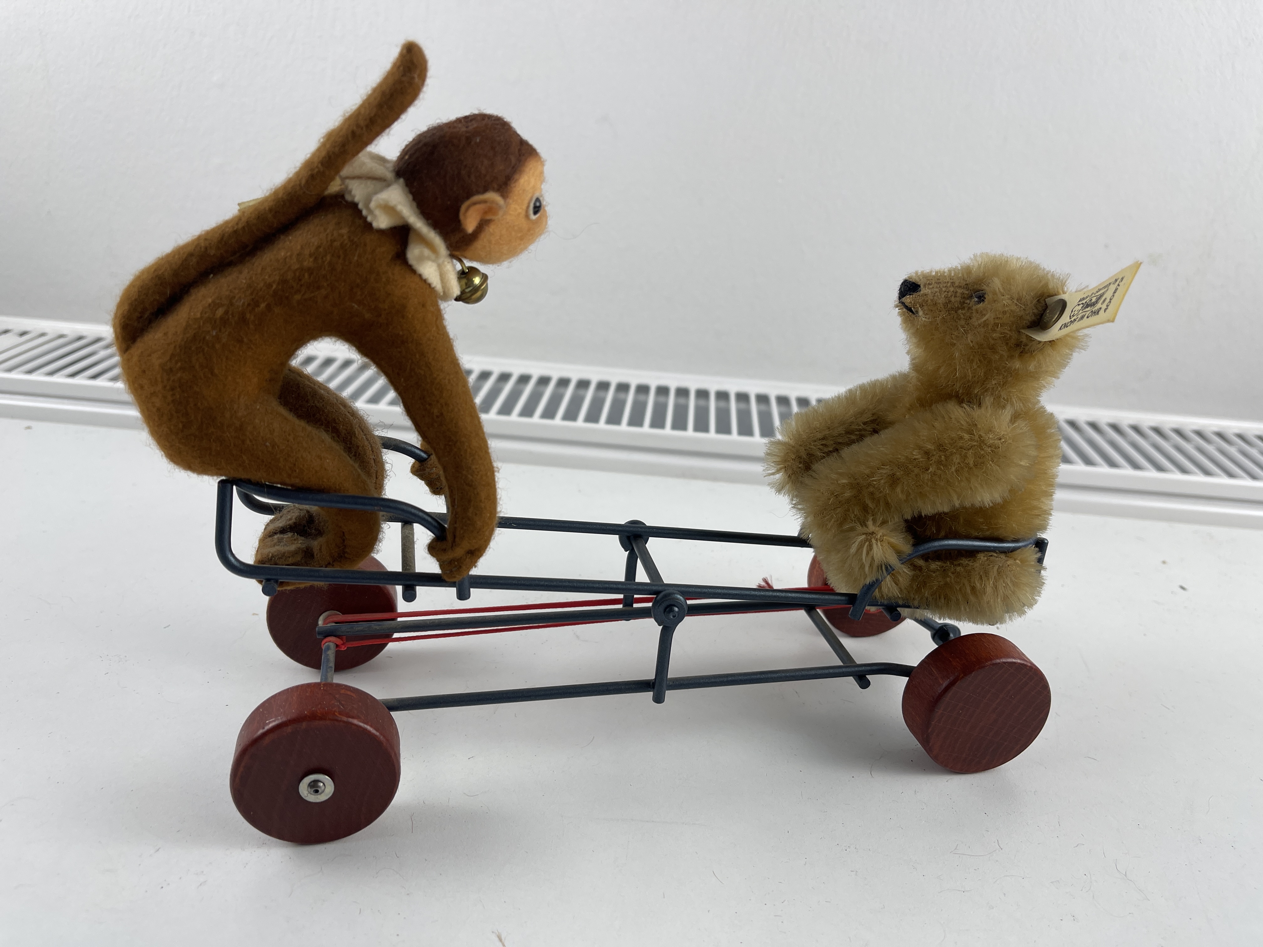 Steiff Tier 400872 Wiwag Teddy Bär und Affe 18 x 26 cm. Top Zustand   