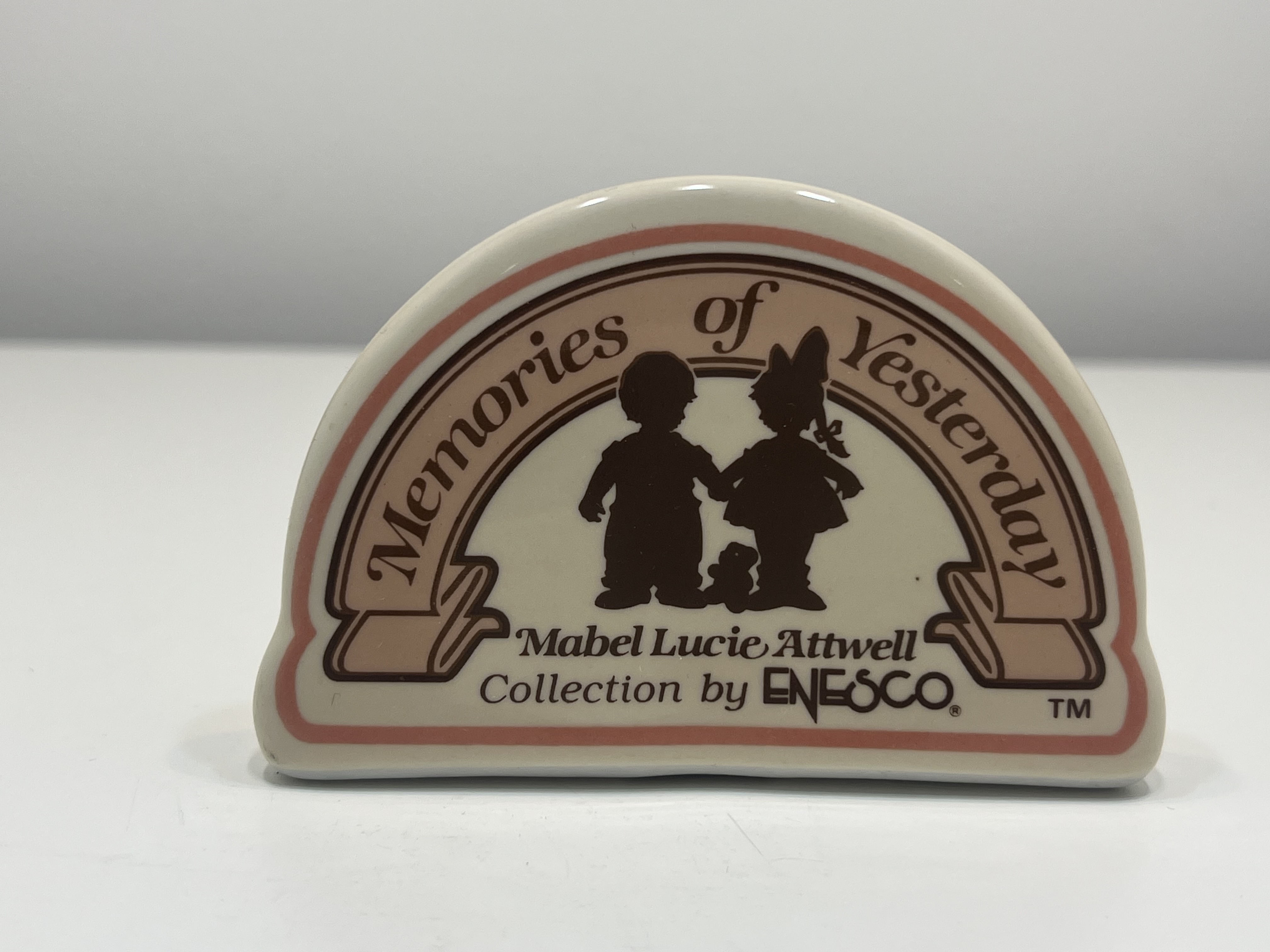 Memories of Yesterday Figur Schild 8,5 cm x 5,5 cm  - Top Zustand 
