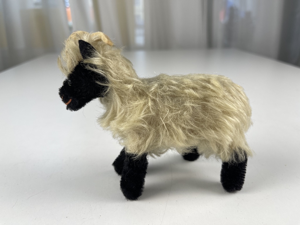 Steiff Tier Heideschaf 11 x 12 cm. Zustand siehe Fotos