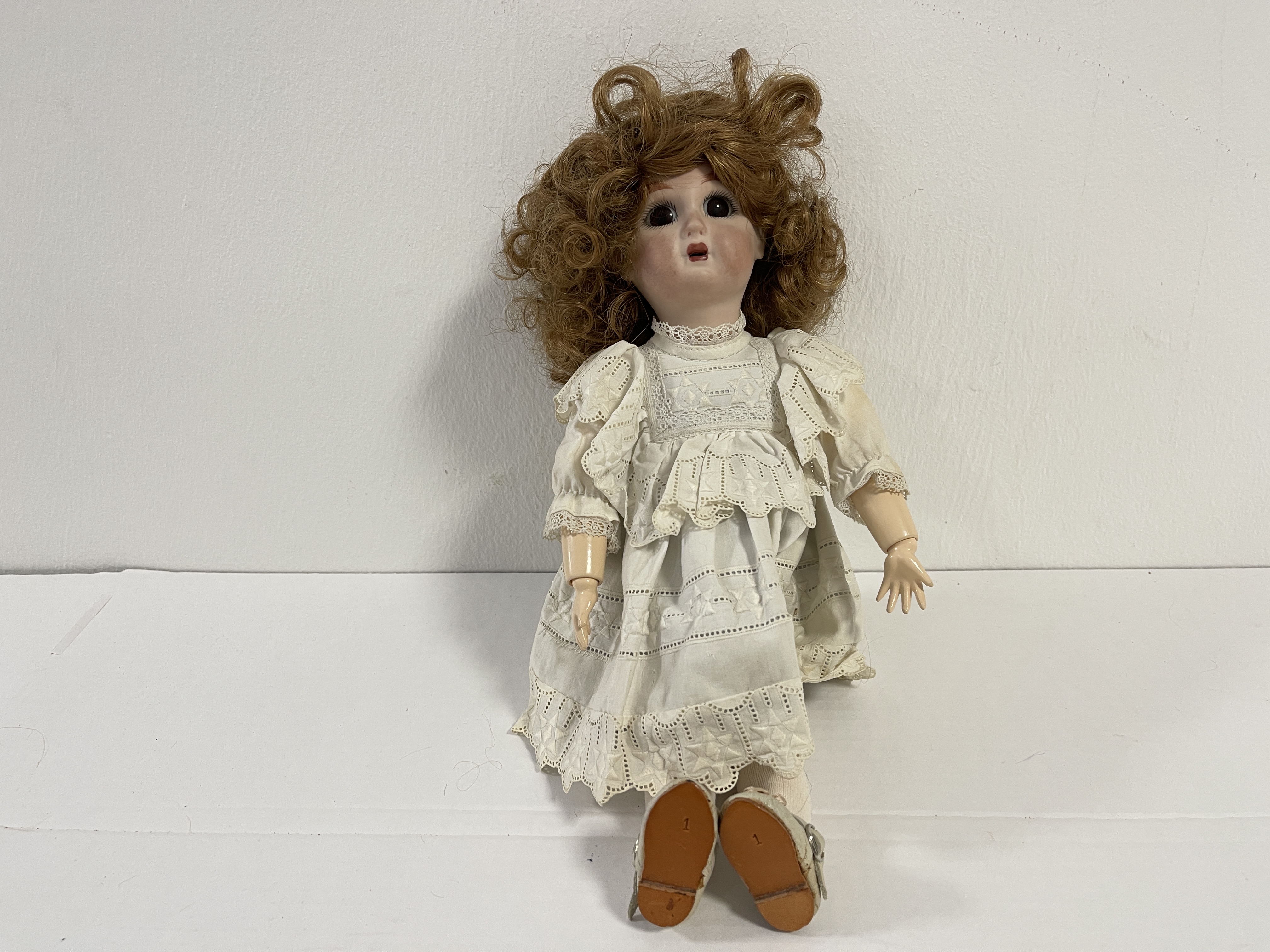 Alte Künstler Porzellan Puppe 35 cm Zustand siehe Fotos  