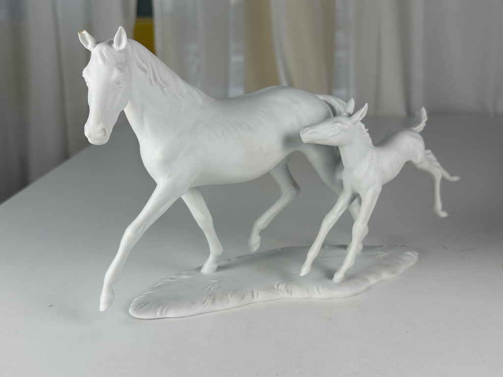 Kaiser Porzellan Figur "Stute mit Fohlen" Pferd 19,5 x 32 cm. - Zustand siehe Fotos