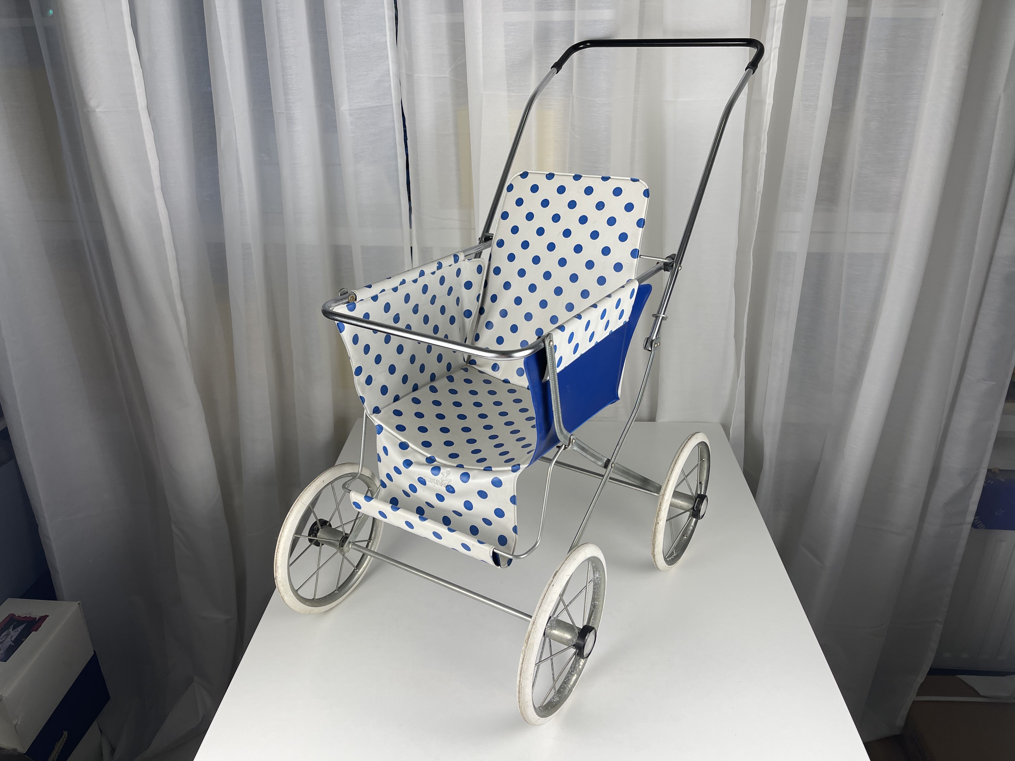 Puppenwagen 70 x 70 x 28 cm. Zustand siehe Fotos 