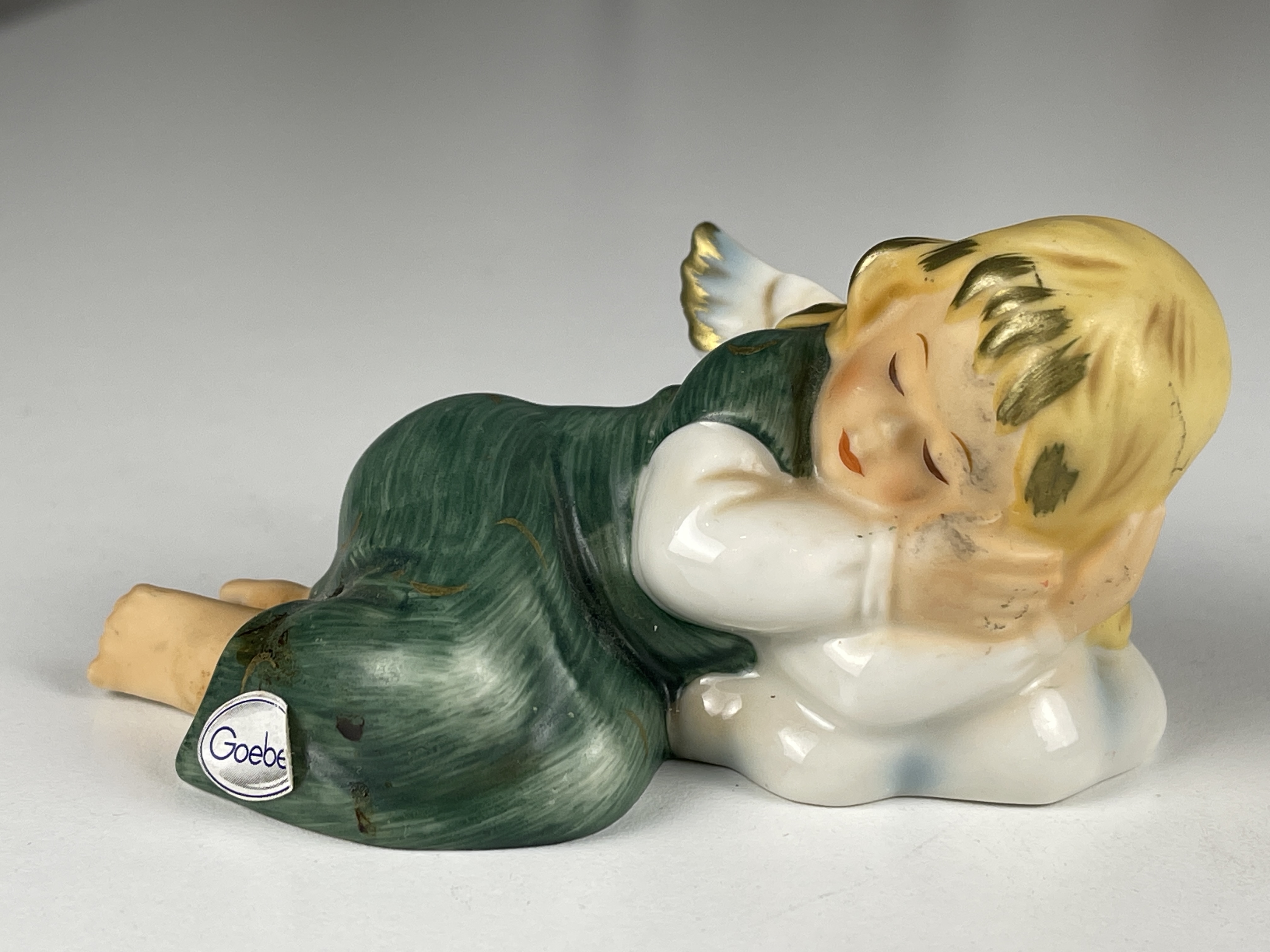 Goebel Figur Engel mit 10,5 cm. Zustand siehe Fotos   