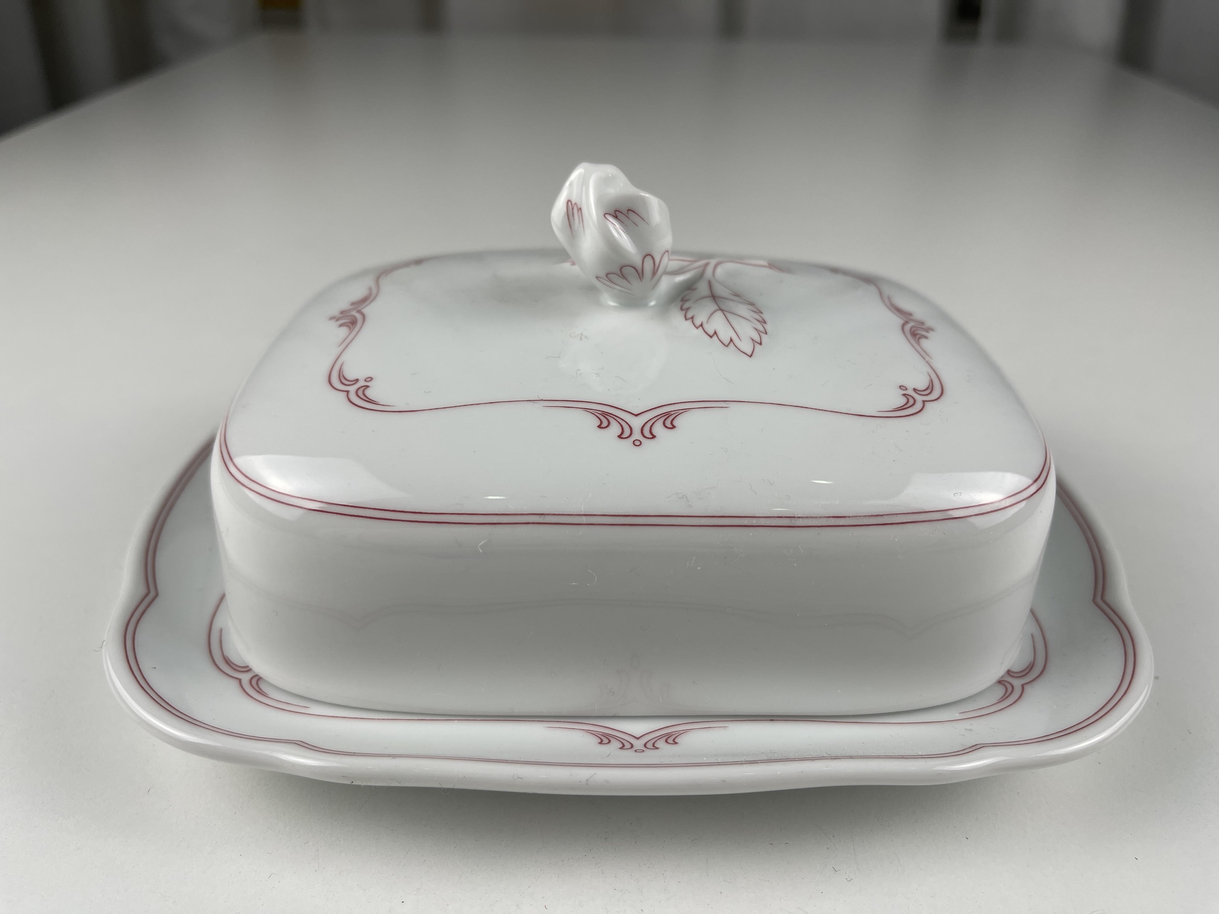  Hutschenreuther Porzellan Butterdose 10 x 18 x 16 cm. Top Zustand. 