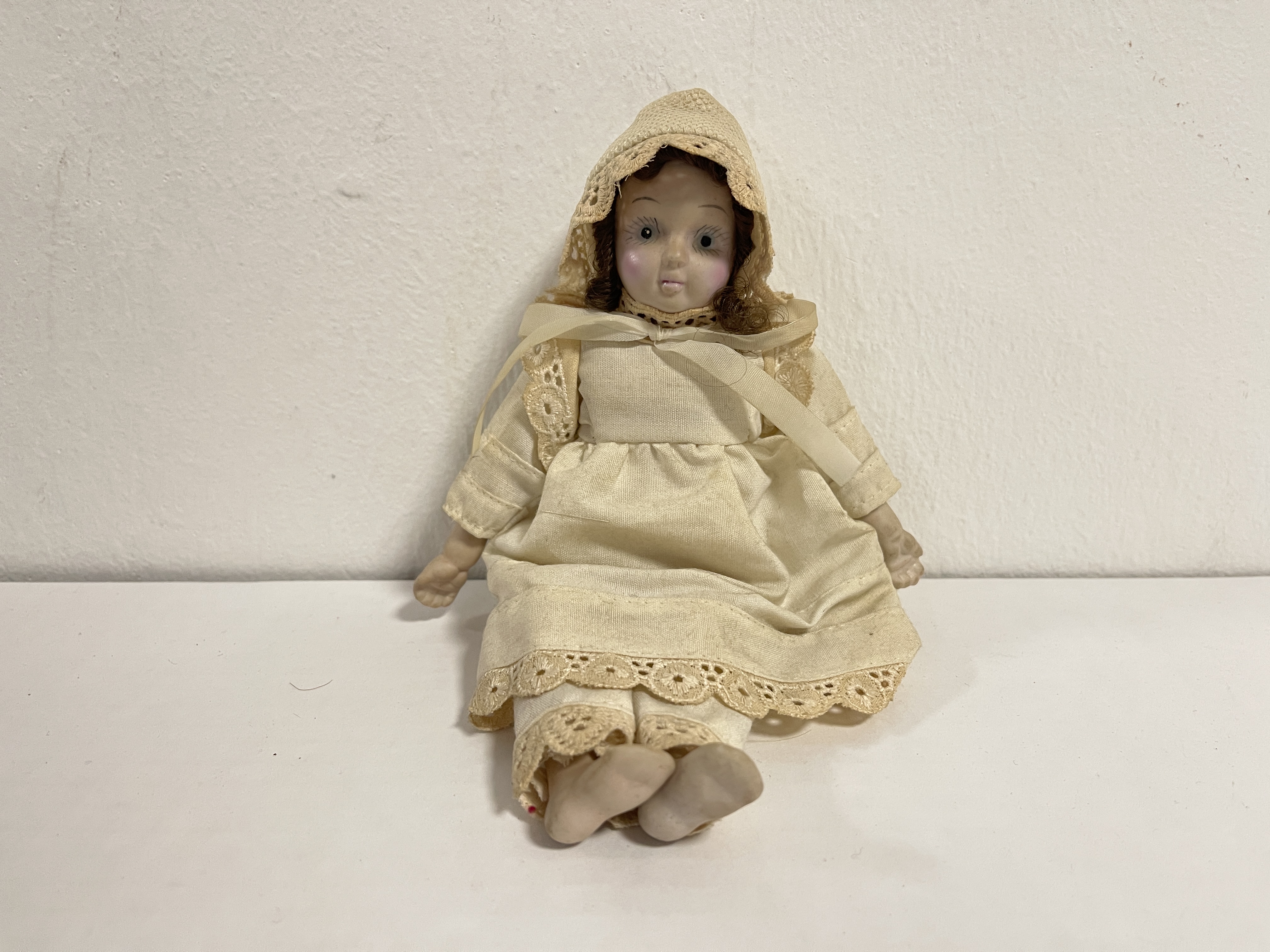 Künstler Porzellan Puppe 18,5 cm. Zustand  siehe Fotos   