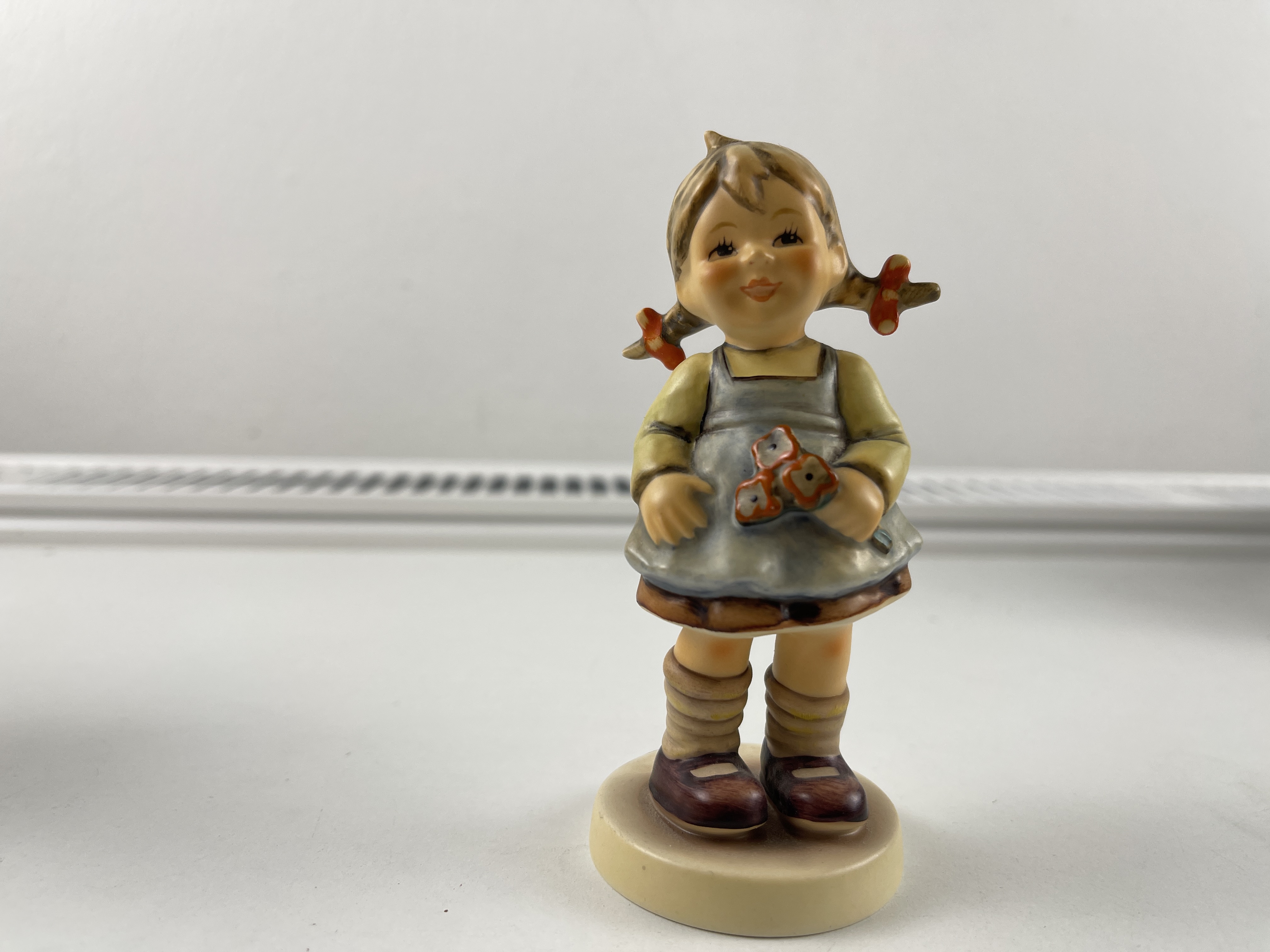 Hummel Figur 548 Blumenmadl 11 cm. 1 Wahl. Top Zustand.  