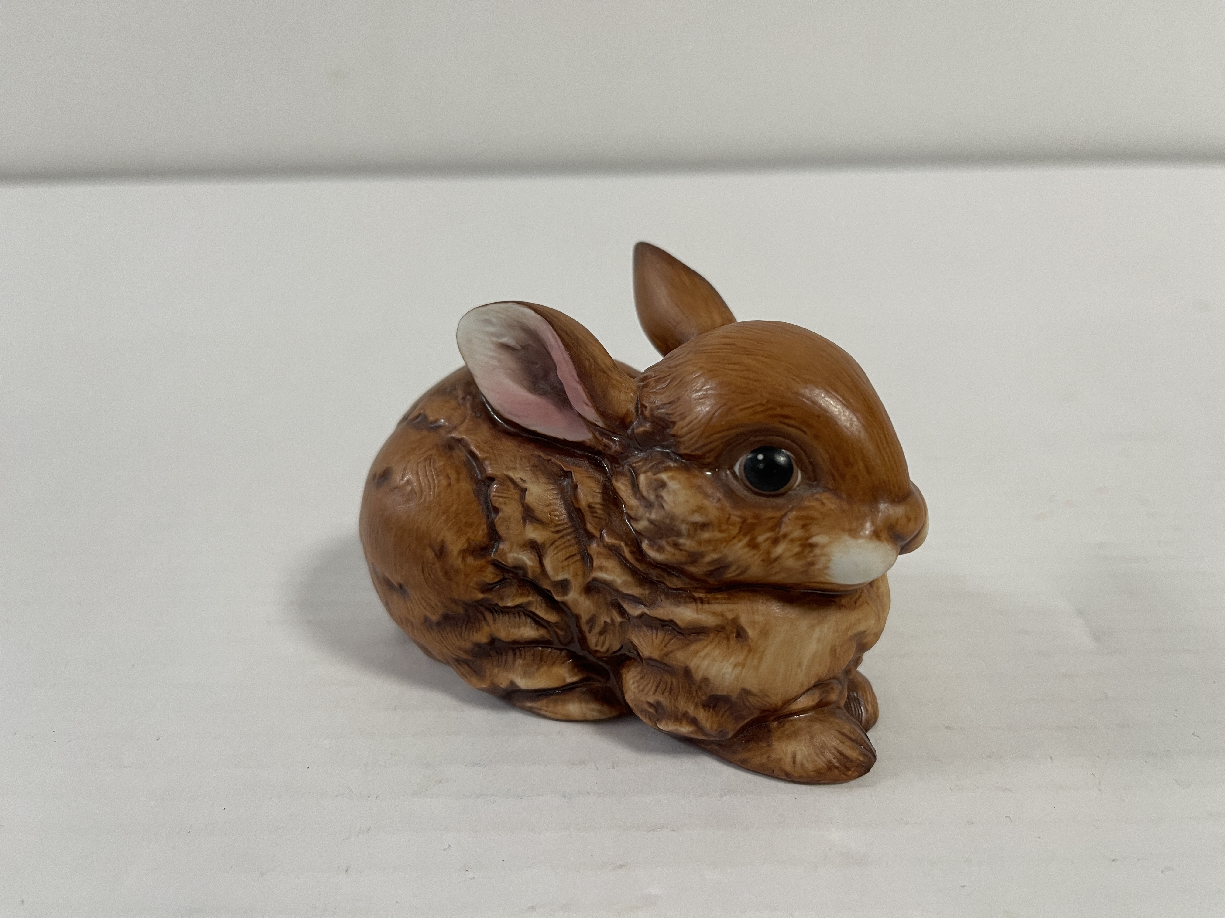  Goebel Figur Jahreshase 2001 12 cm x 9,2 cm. 1 Wahl. Top Zustand  
