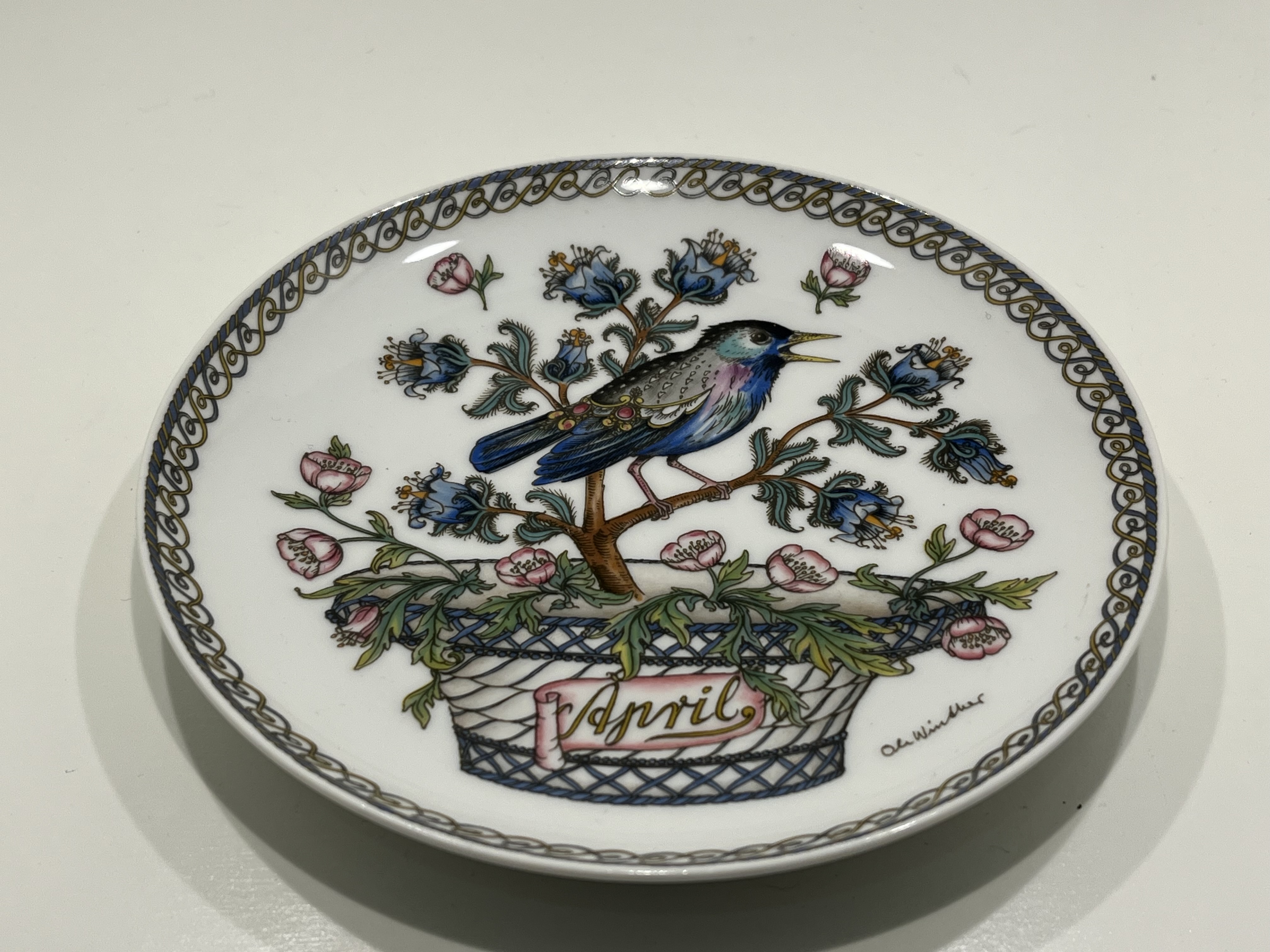 Sammlerteller Hutschenreuther Porzellan April 26 cm Ø. 1 Wahl Top Zustand   