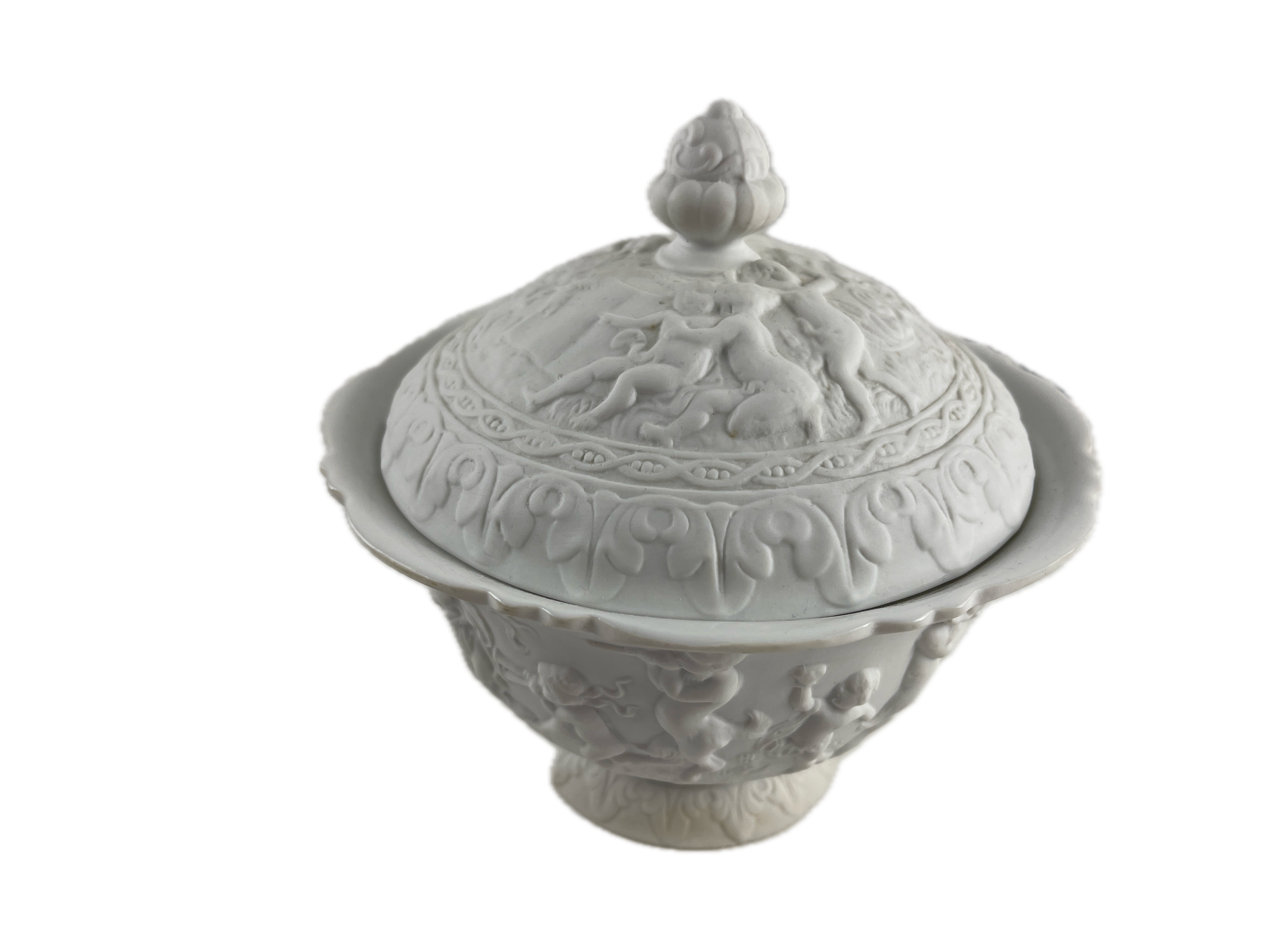 PMP Sammler Porzellan Deckeldose 18 cm. Top Zustand   