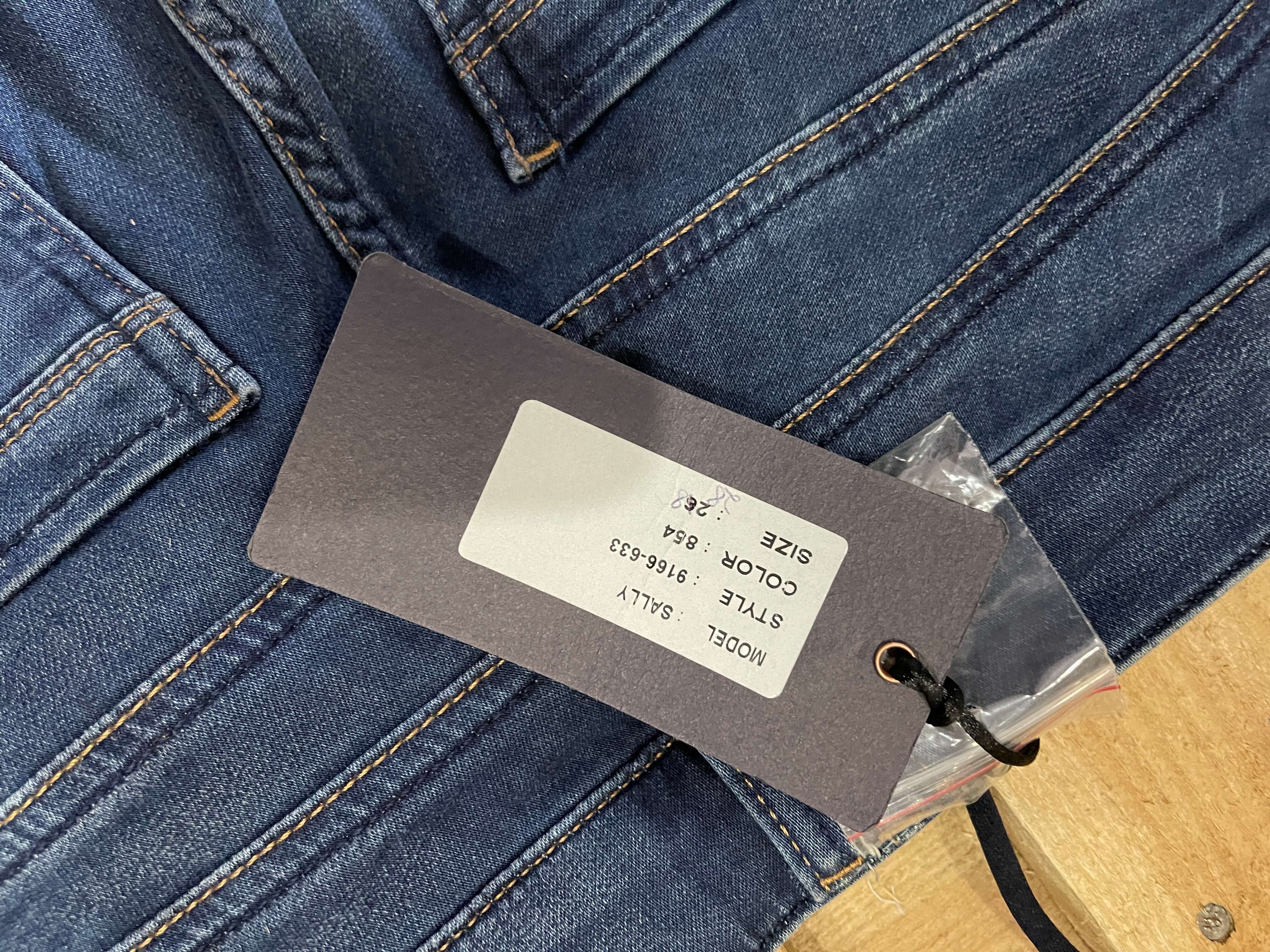 Marken Damen Jeans Hose. Neuware Größe: 28 Top Zustand.   