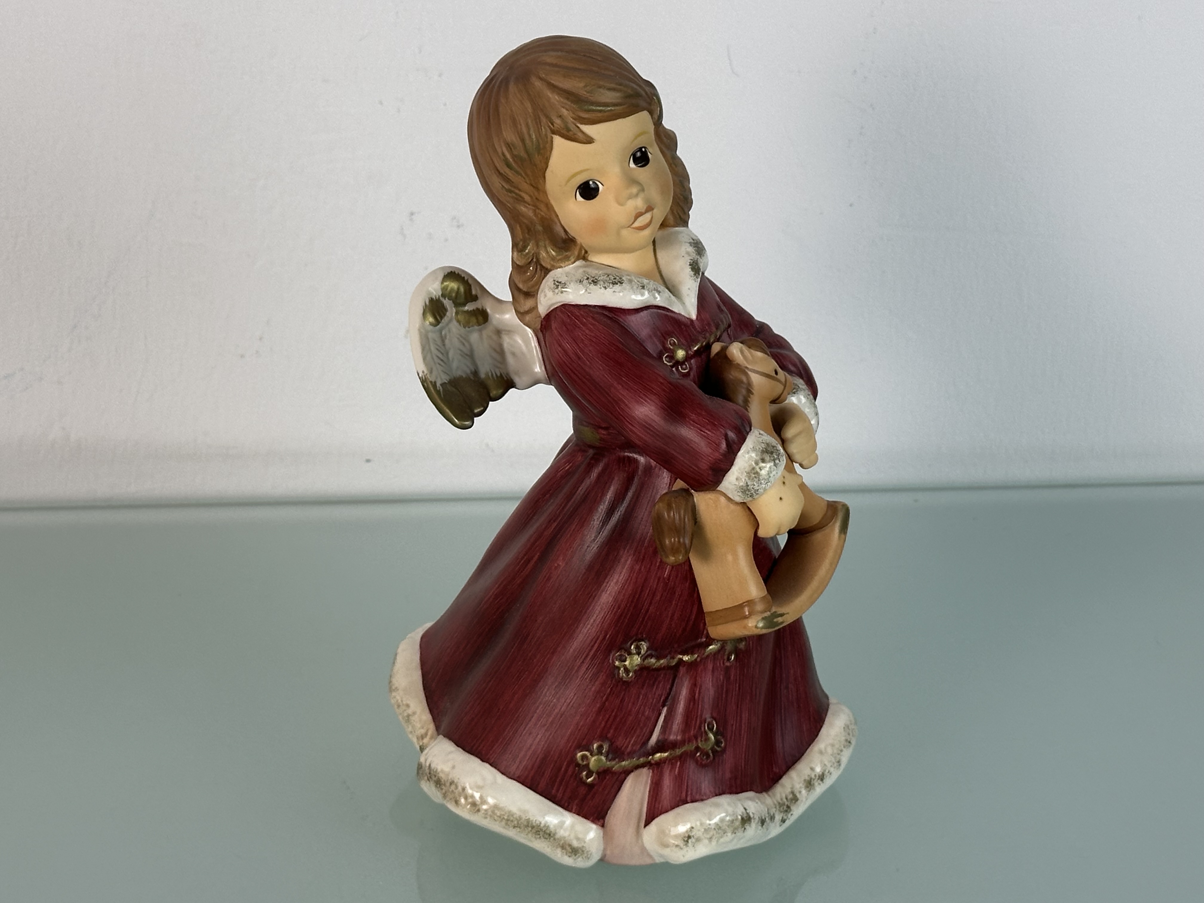 Goebel Figur 41 058 Engel mit Schaukelpferd 21,5 cm. - Top Zustand