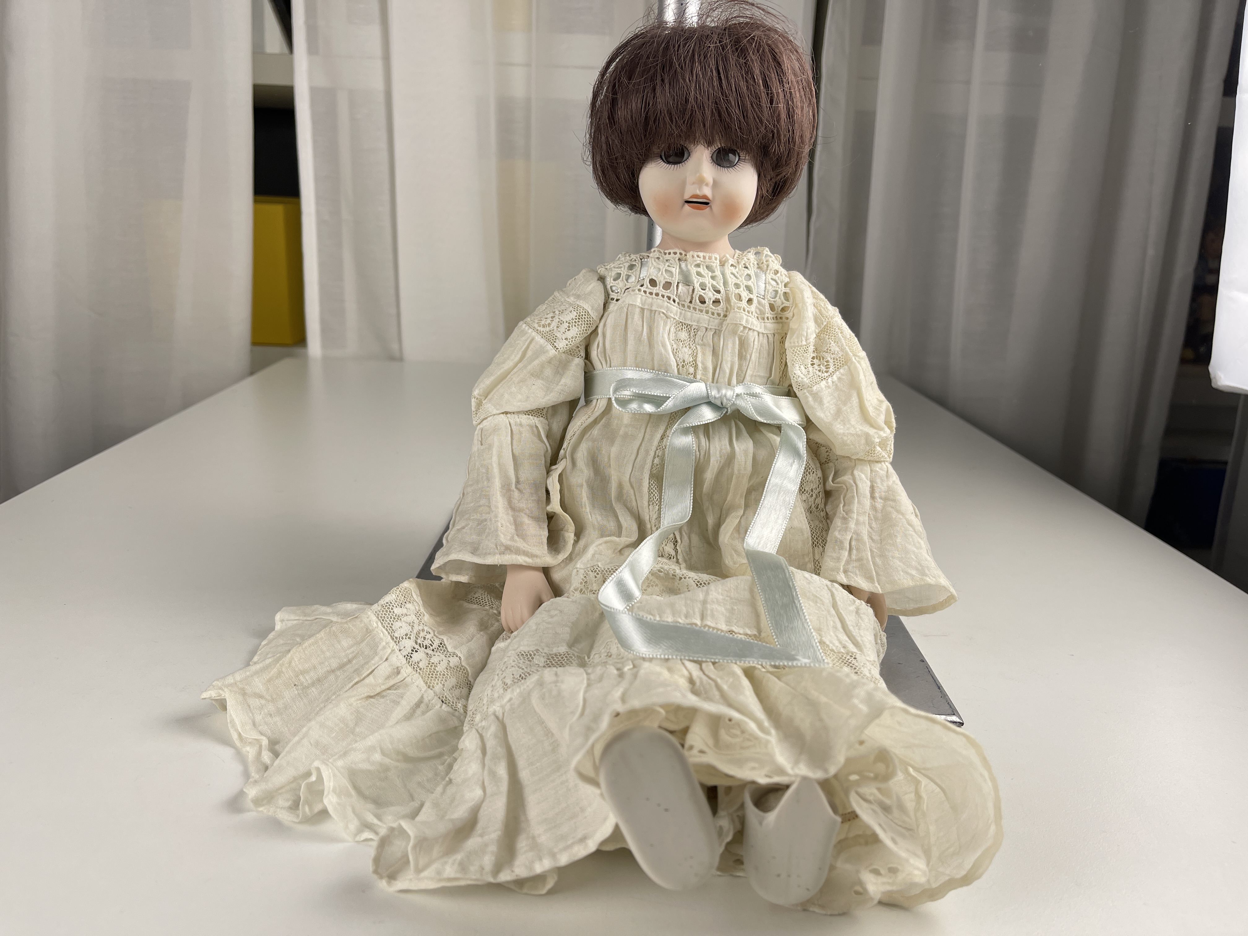 Alte Sammler Puppe Porzellan 45 cm - Defekt 