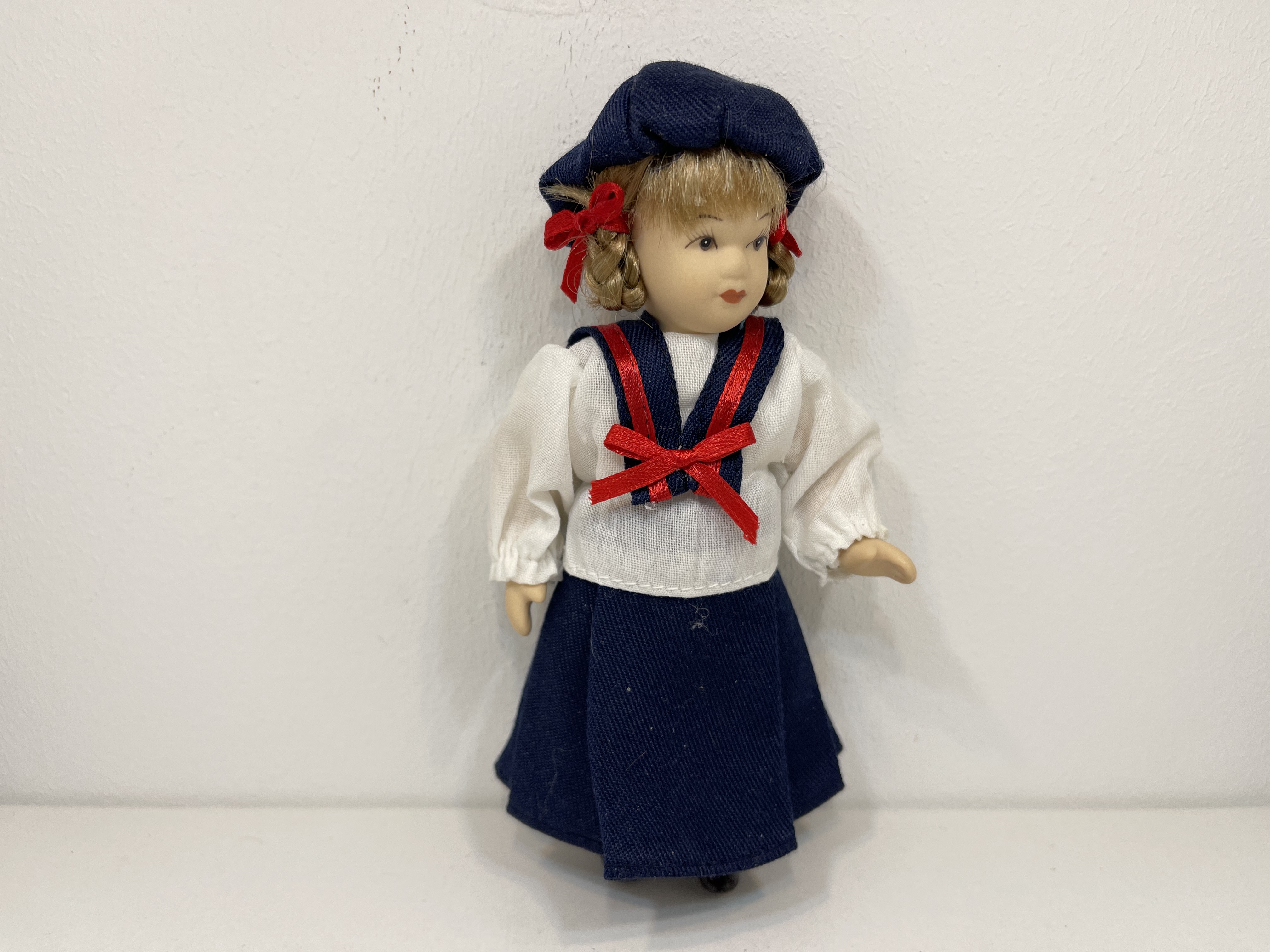 Sammler Puppe De Agostini Porzellan Puppe 16 cm. Top Zustand 