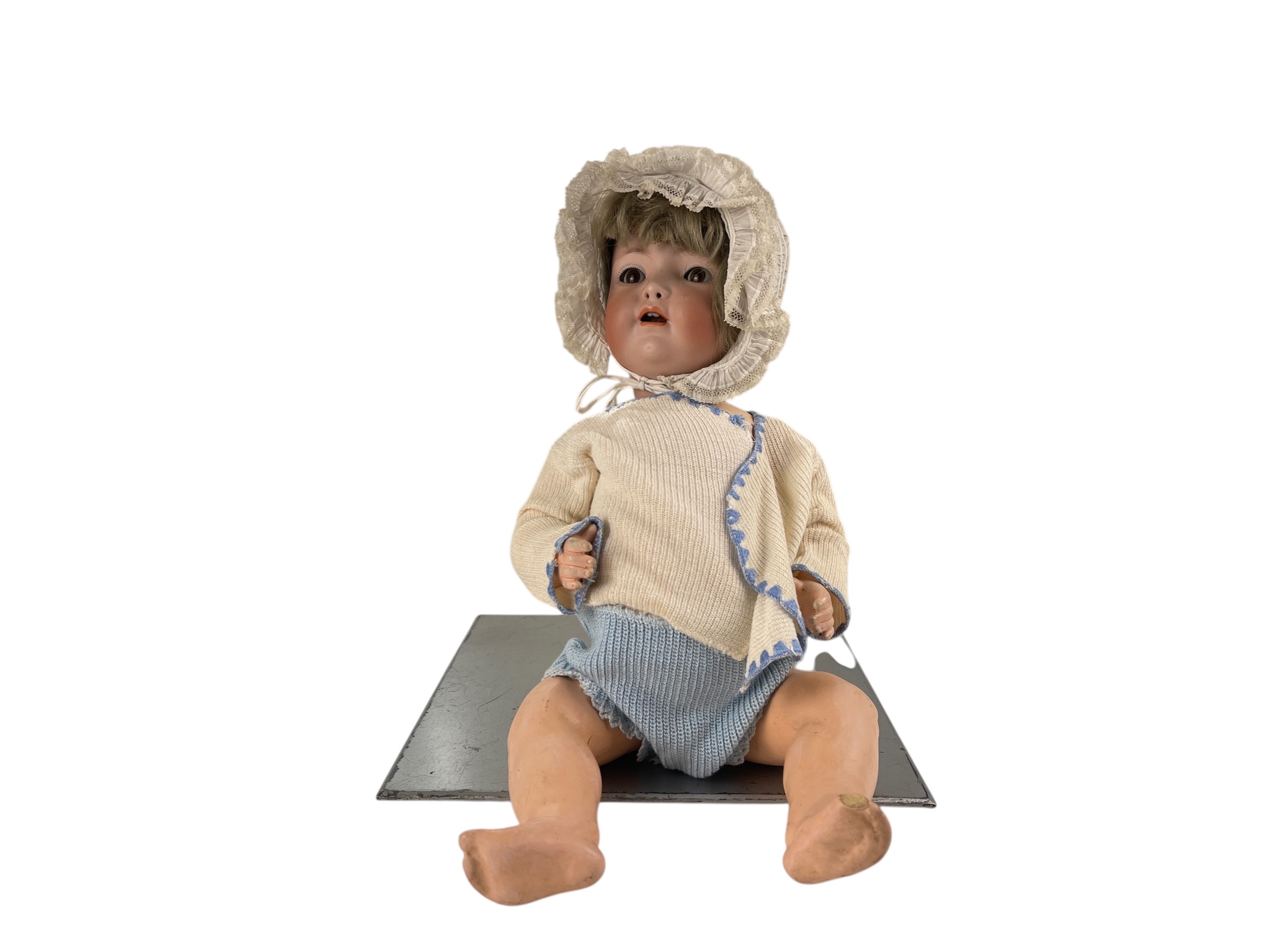 Alte Puppe Porzellankopf Puppe 38 cm. Zustand siehe Fotos  