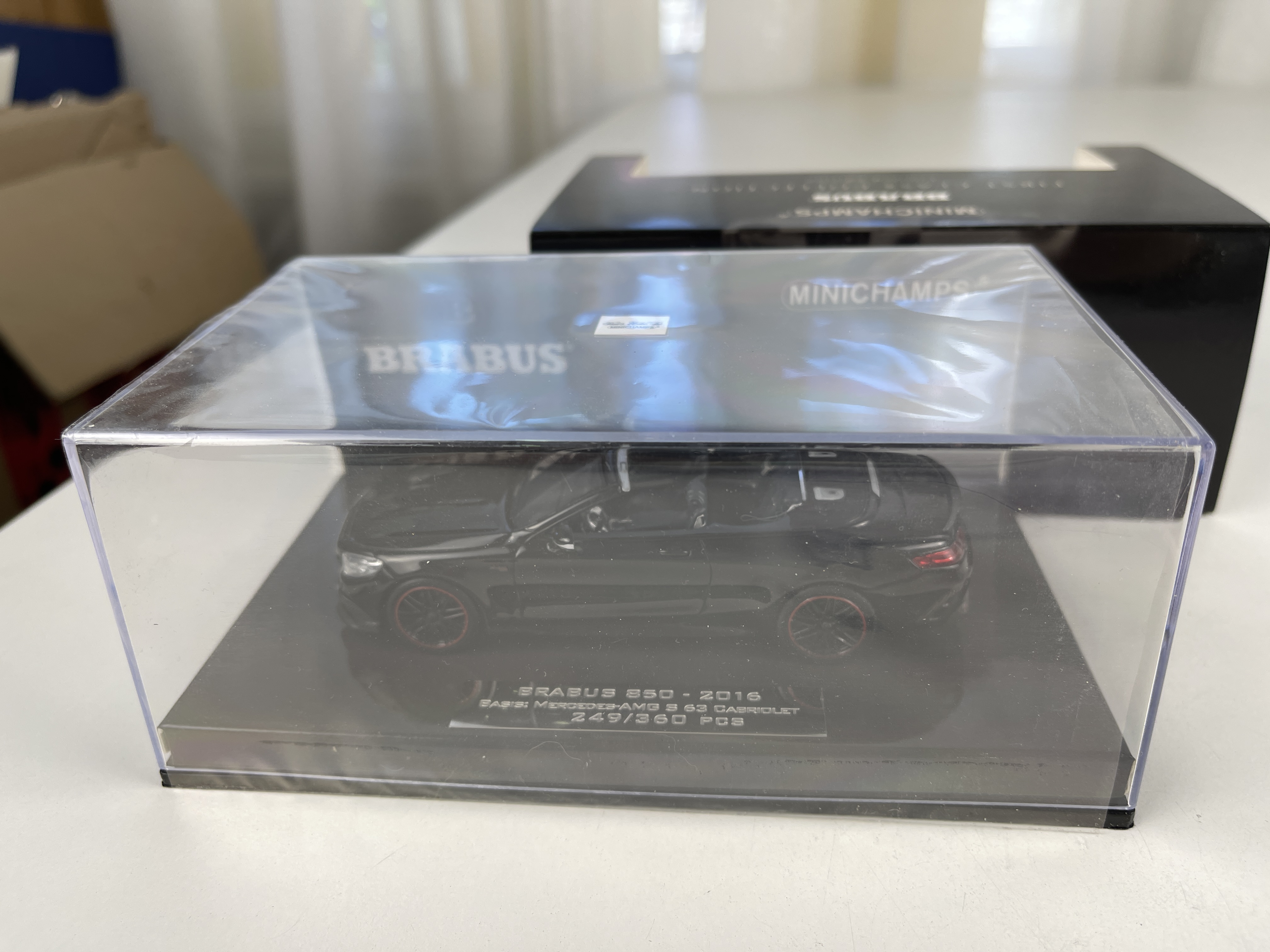 Modellauto Brabus 850 Cabriolet 1:43 - Top Zustand  