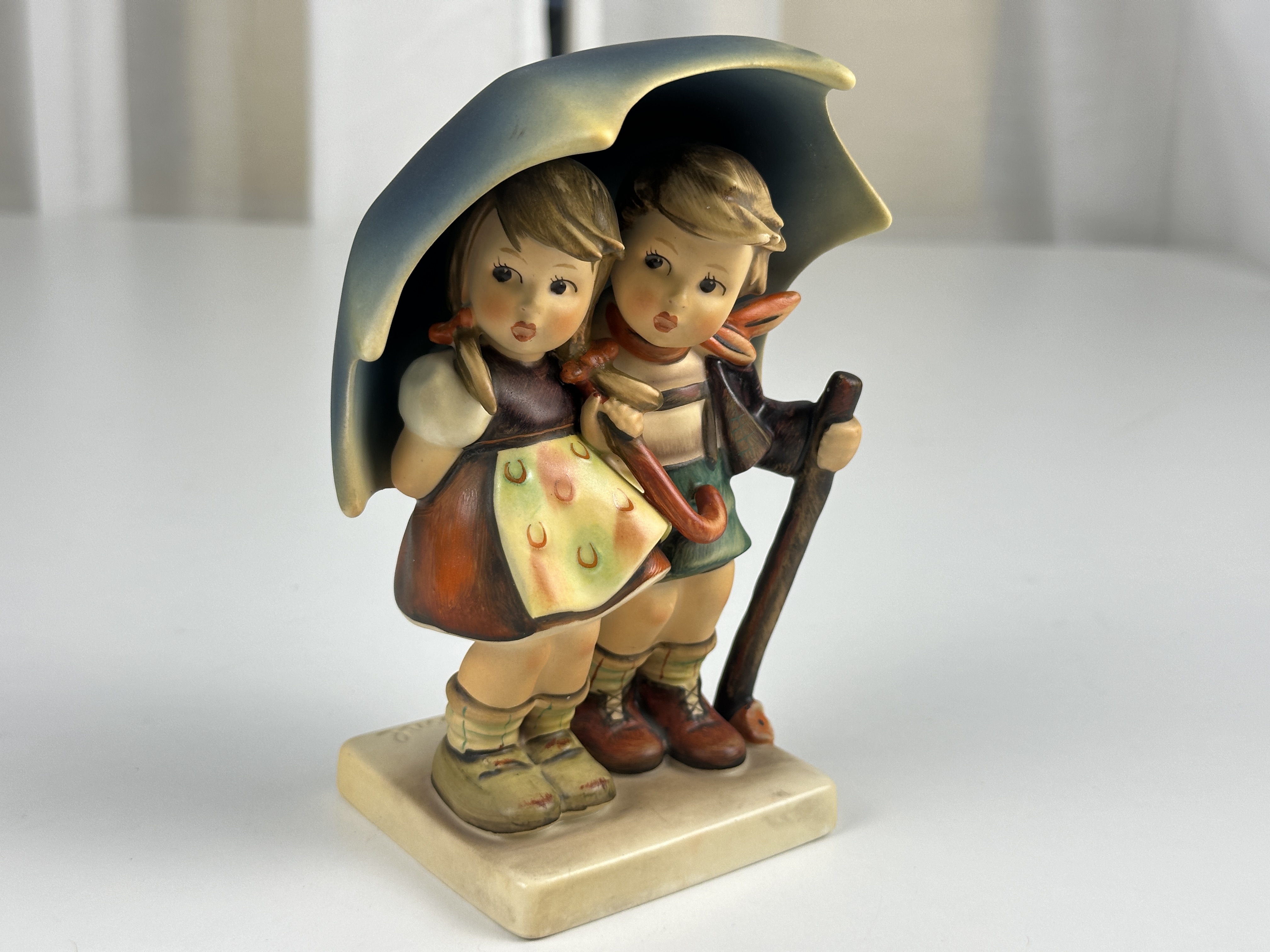 Hummel Figur 71 Unter einem Dach 16 cm. 1 Wahl. Top Zustand