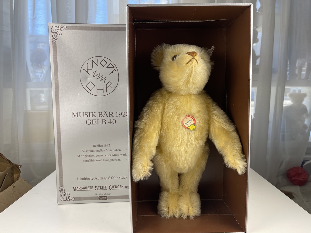 Steiff Tier 407482 Musik Bär 40 cm. Top Zustand  + OVP
