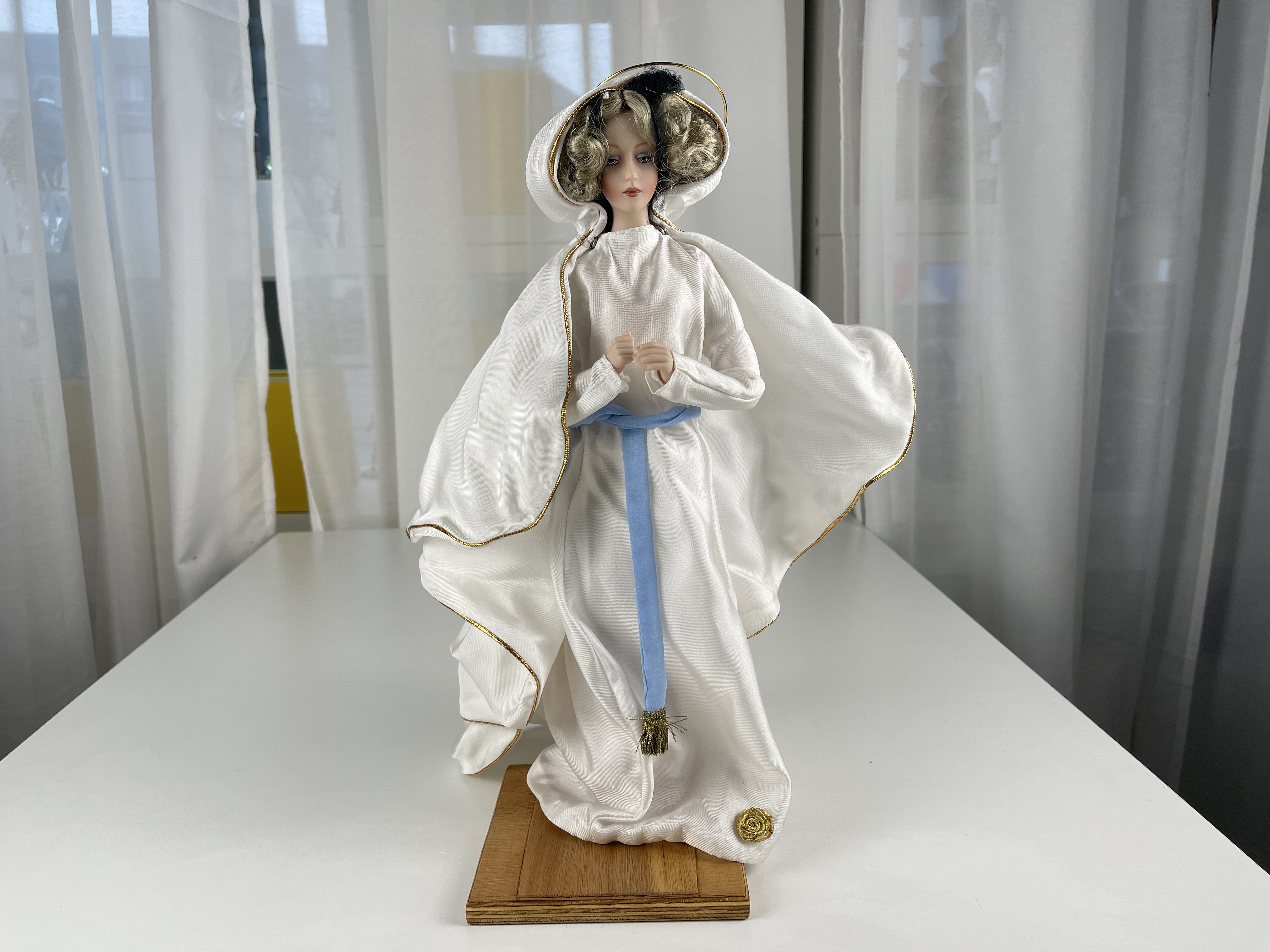 Künstlerpuppe Porzellan Puppe 38,5 cm. Top Zustand.  