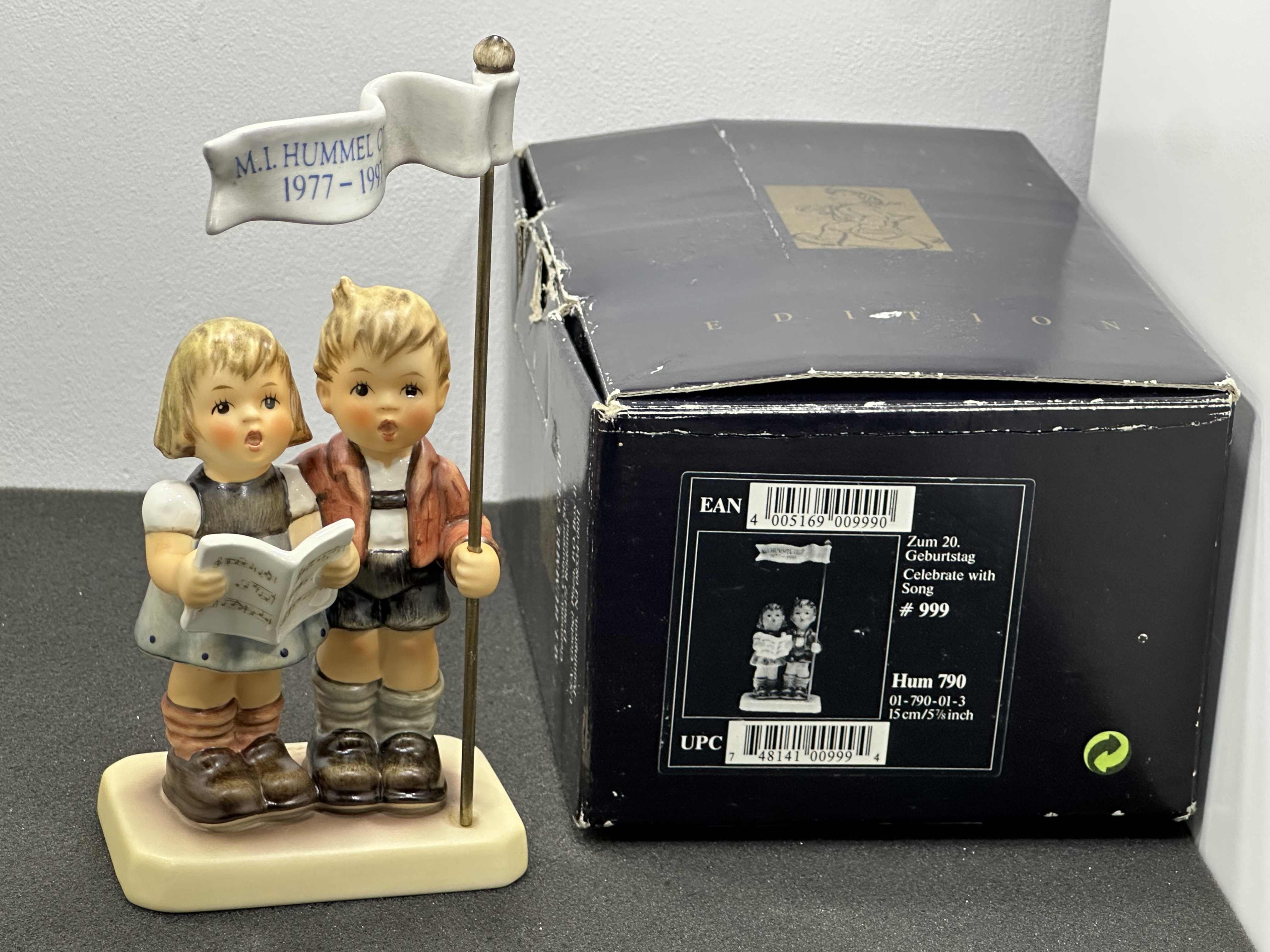 Hummel Figur 790 Zum 20. Geburtstag 15 cm. 1 Wahl Top Zustand mit Ovp