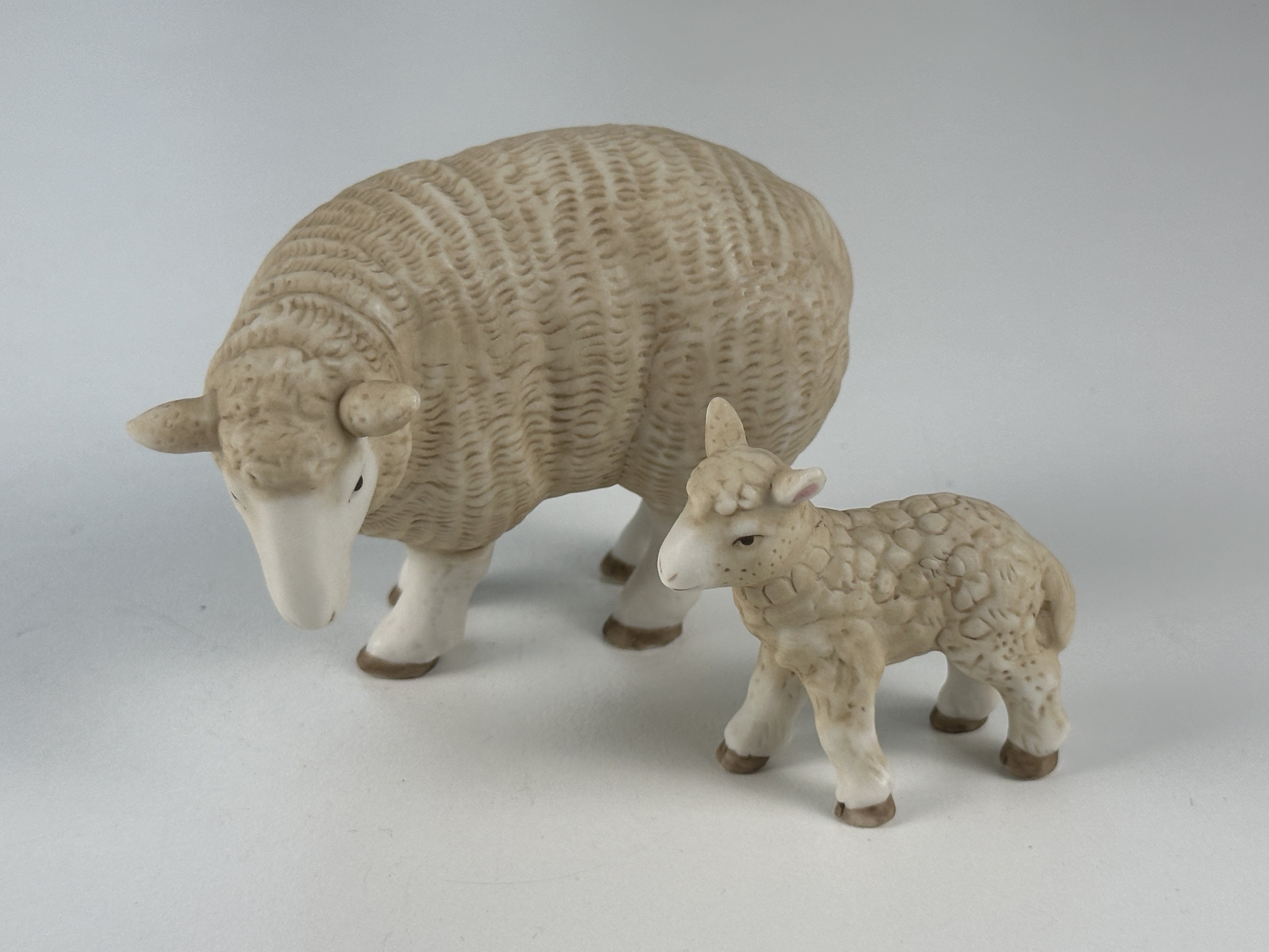  Goebel Figur Nina & Marco Mutterschaf mit Lamm 6 x 9 / 4,5 x 5 cm. 1 Wahl Top Zustand