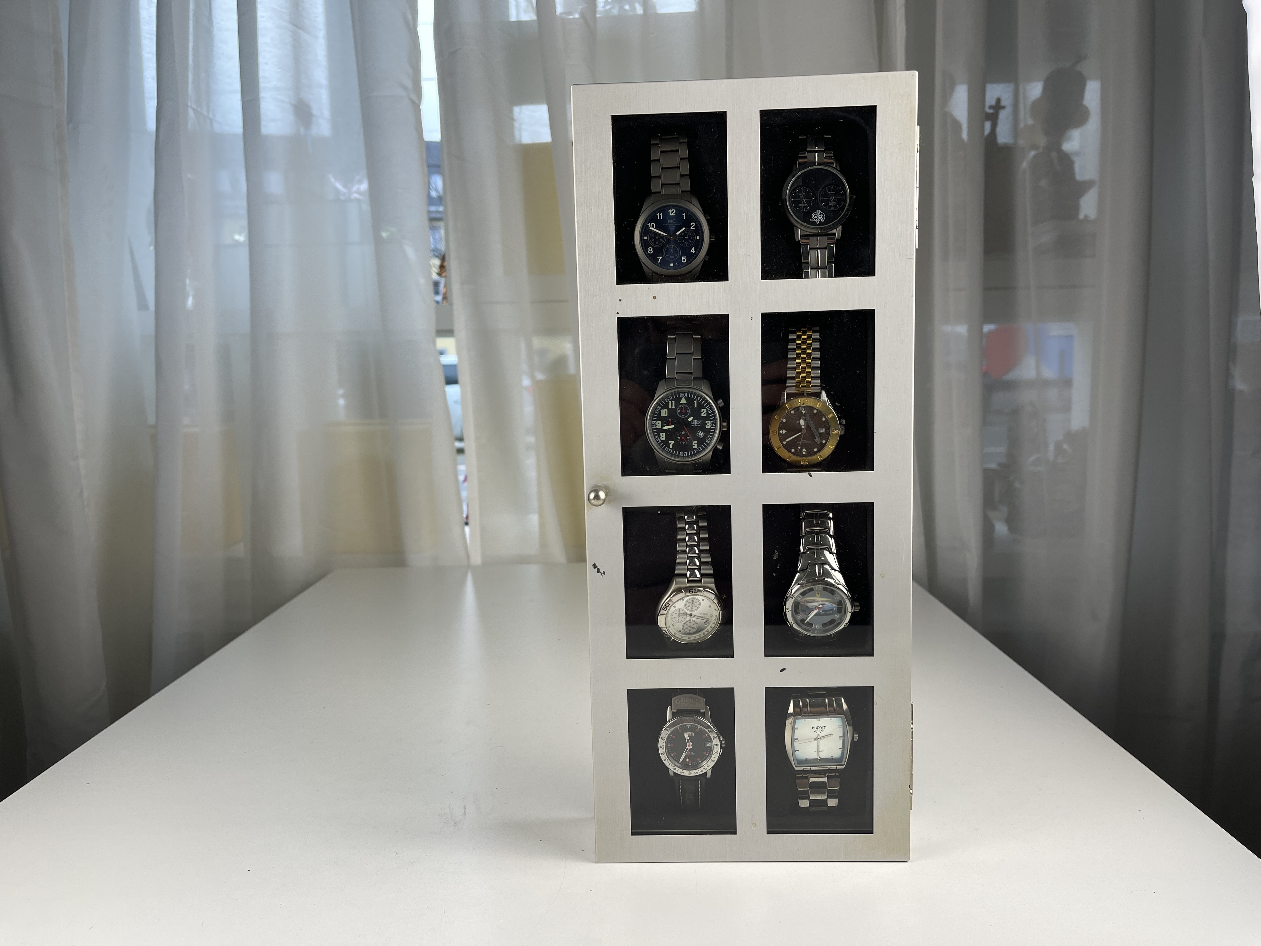 Armbanduhren Herren Konvolut mit Schrank 8 Stück  Zustand siehe Fotos