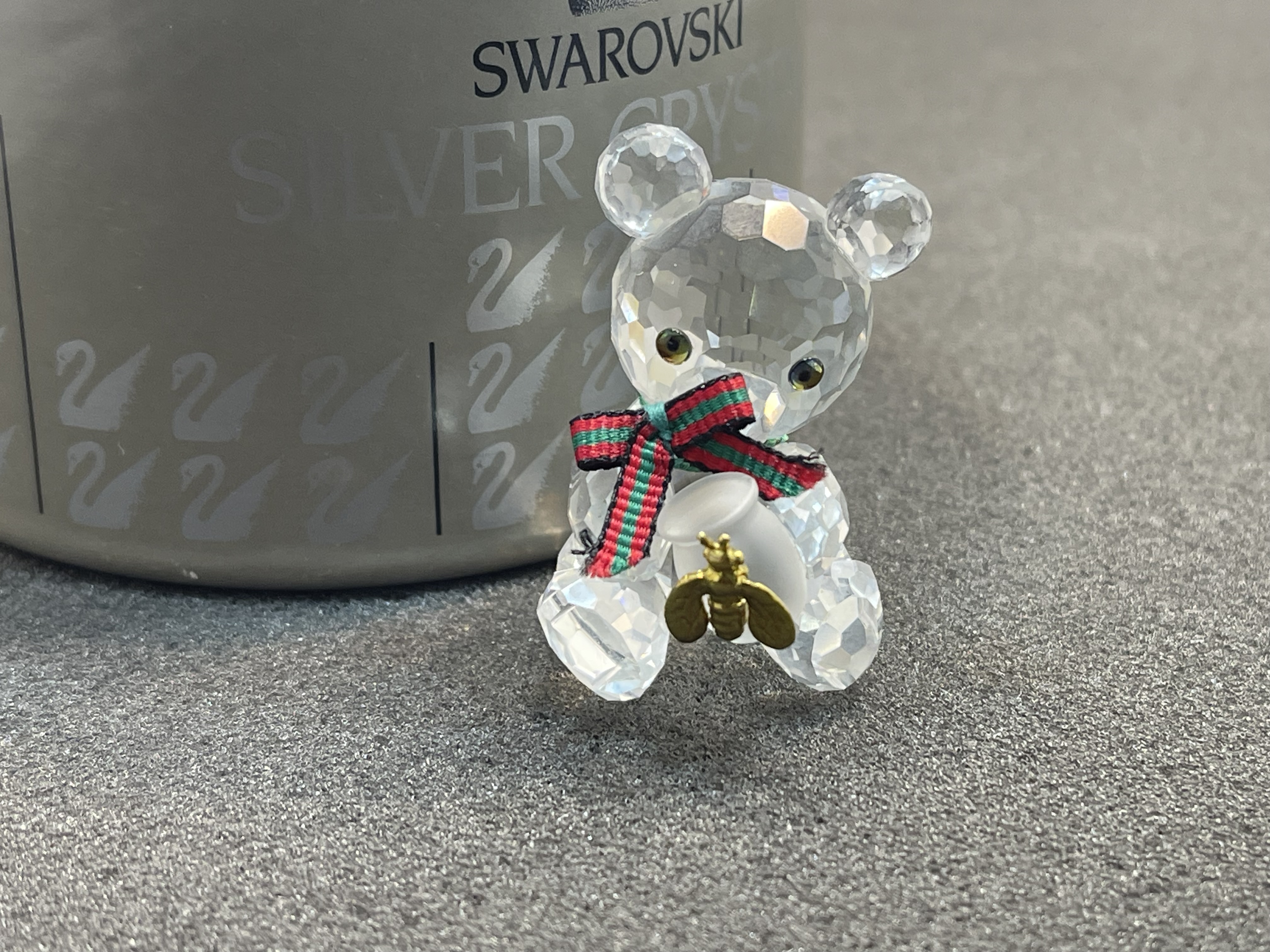 Swarovski Figur 213068 Kris Bär Honigtopf 4,2 cm. Top Zustand. 