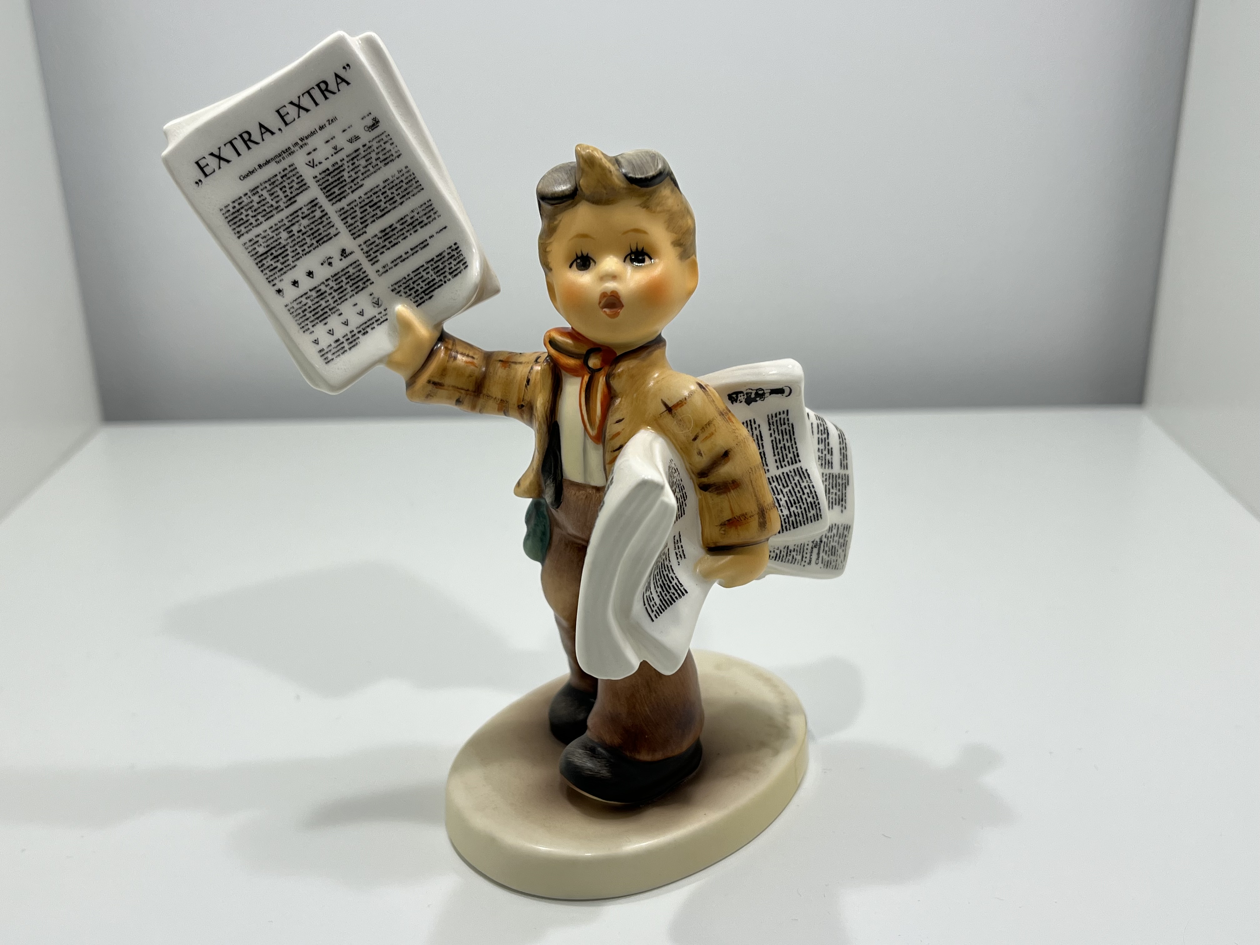 Hummel Figur 2113 Zeitungsjunge 13,3 cm. 1 Wahl. Top Zustand  