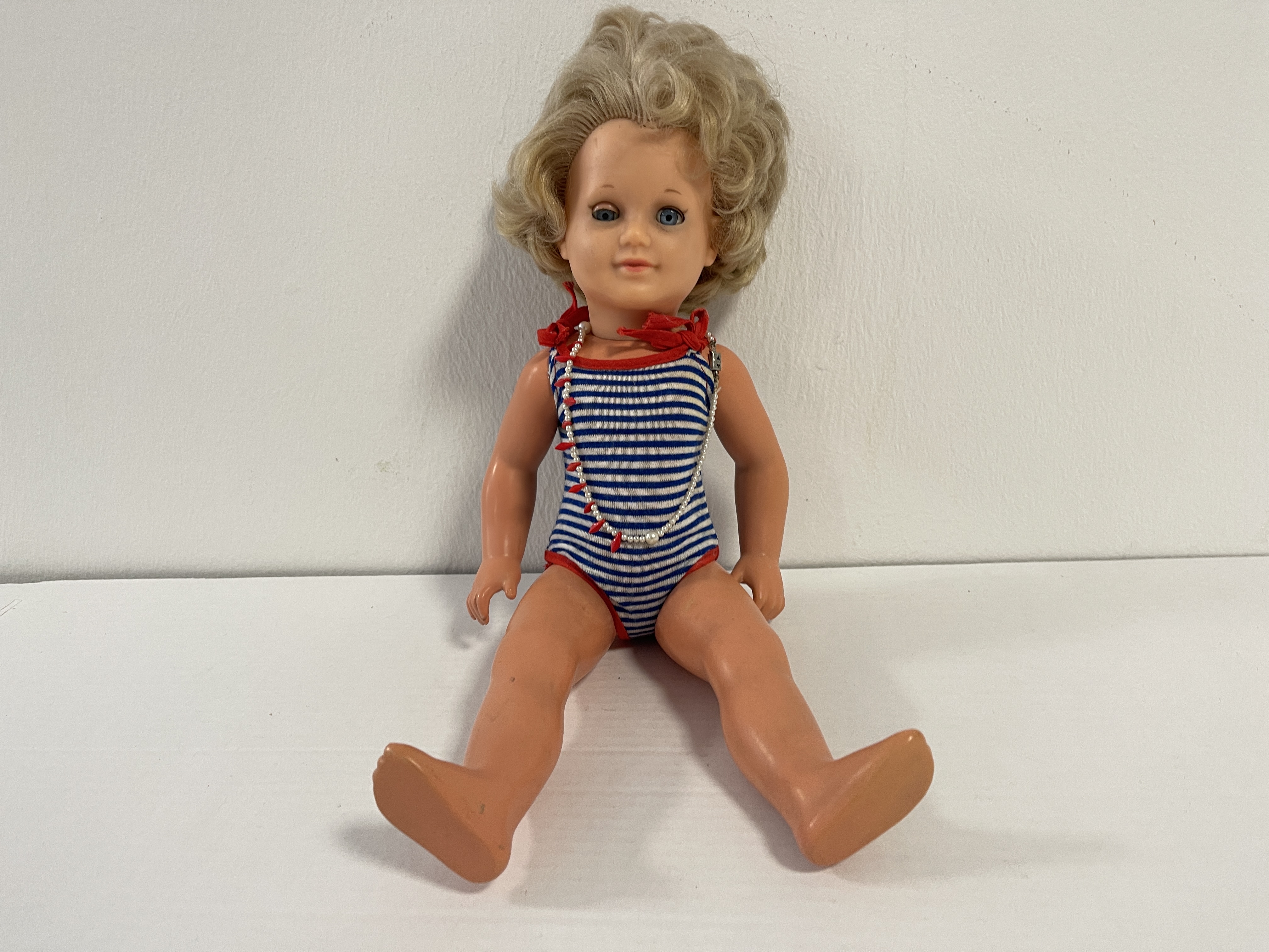 Alte Sammler Puppe Vinyl 43 cm Auge öffnet nicht mehr richtig 
