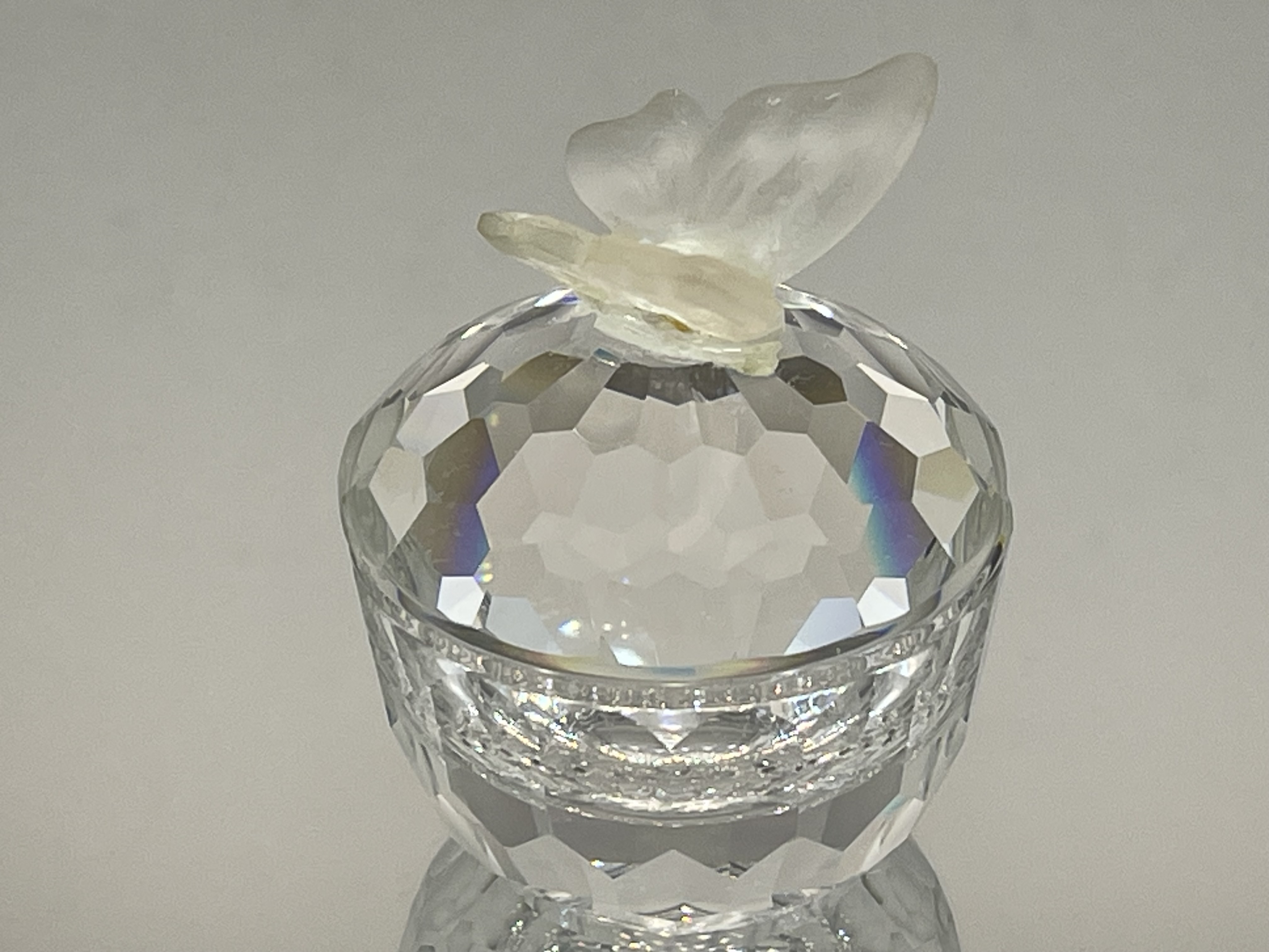  Swarovski Kristall Pillendöschen Schmuckdose 6,5 cm Top Zustand