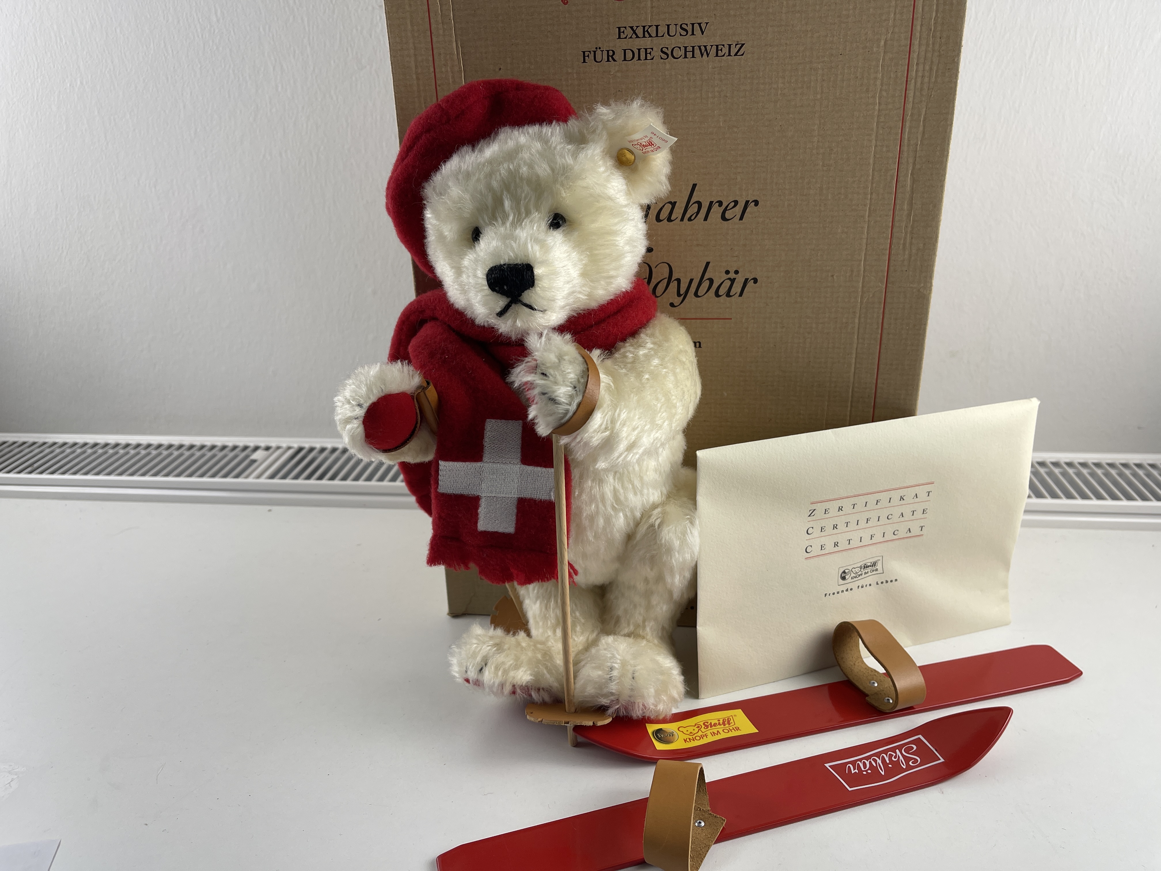 Steiff Tier 660146 Skifahrer Teddy Bär 34 cm. - OVP Rauchgeruch