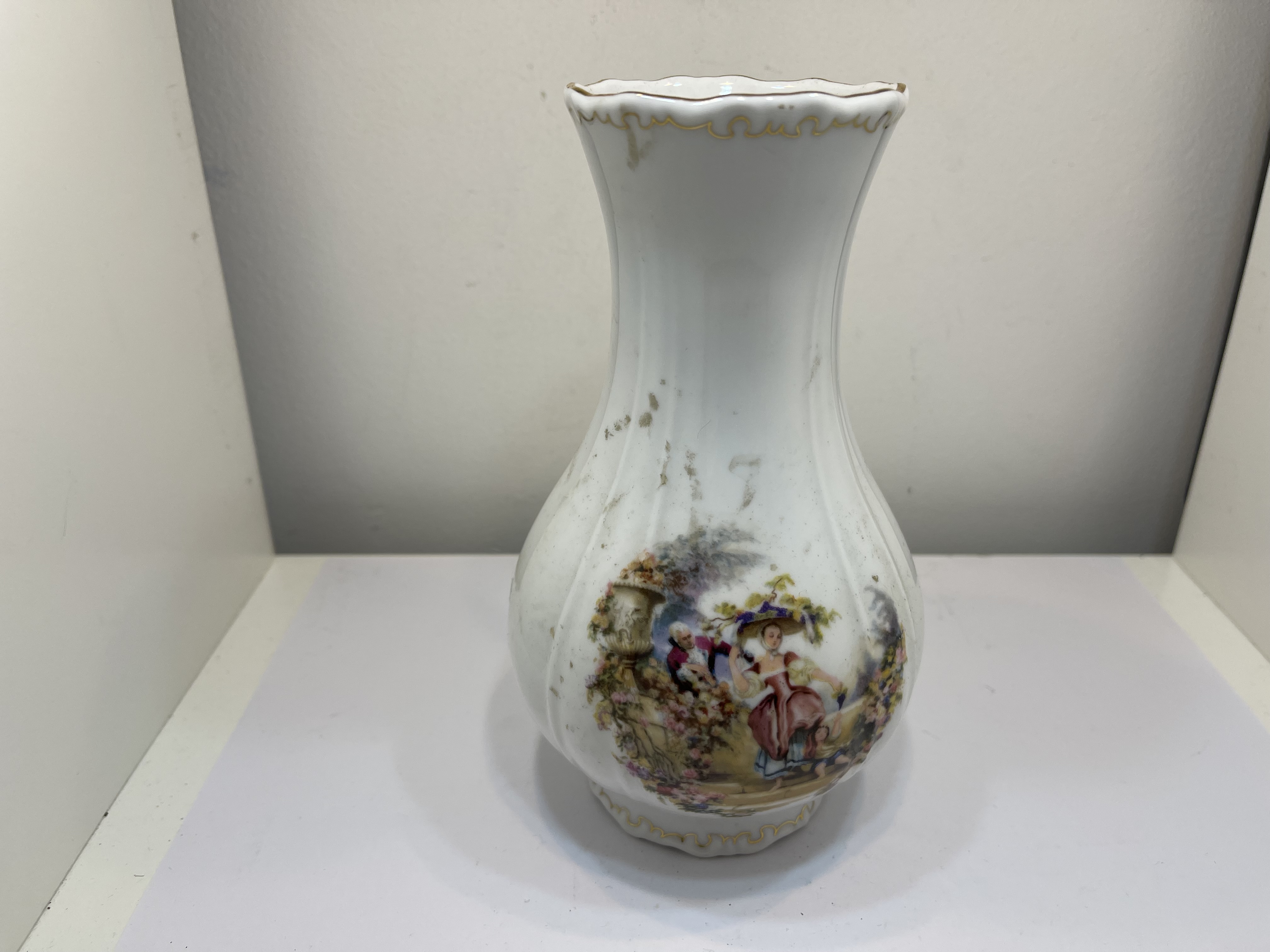 Porzellan Vase 18 cm - Zustand siehe Fotos  