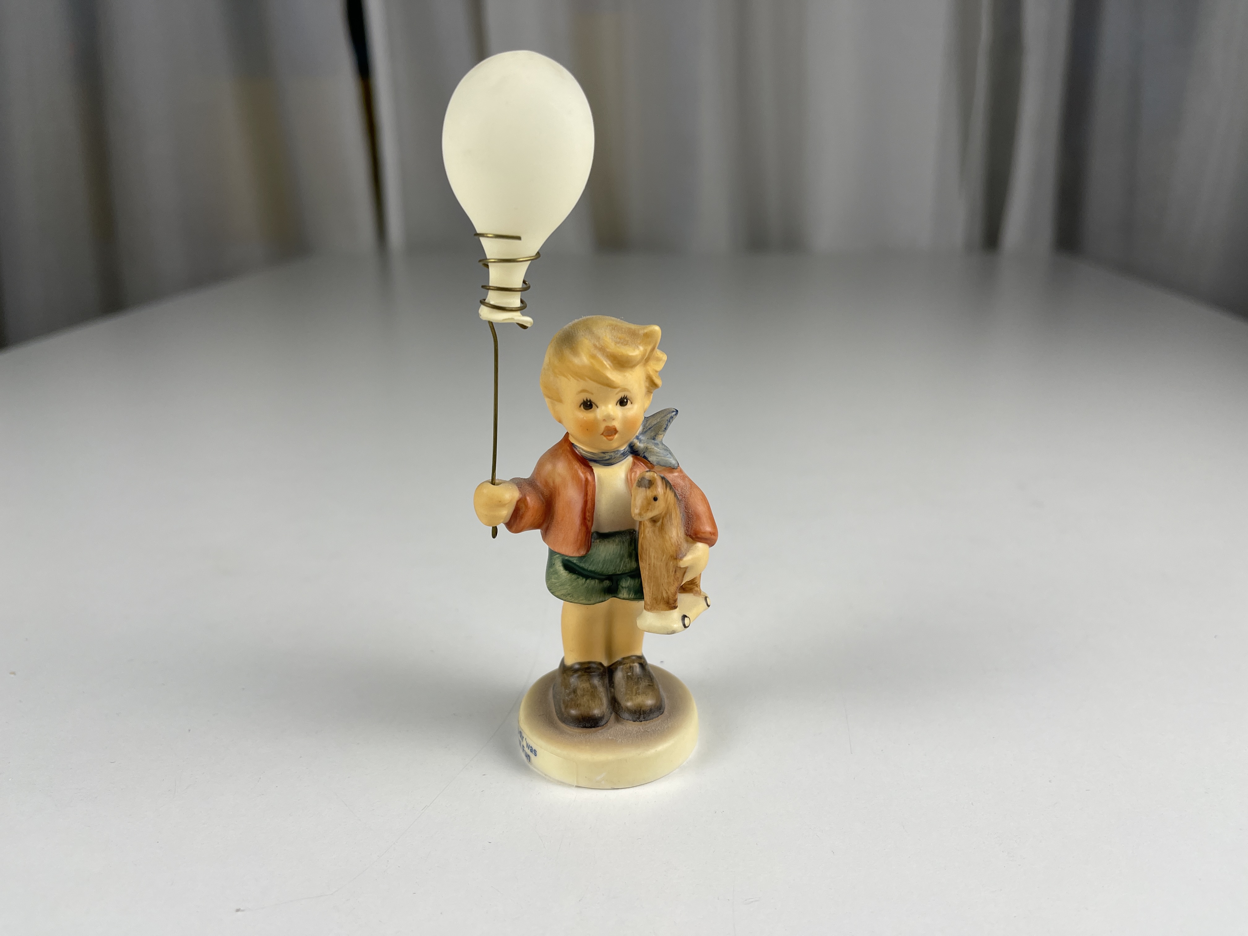  M.I. Hummel Figur 239/E Ich zeig dir was 9 cm. 1 Wahl. Top Zustand 