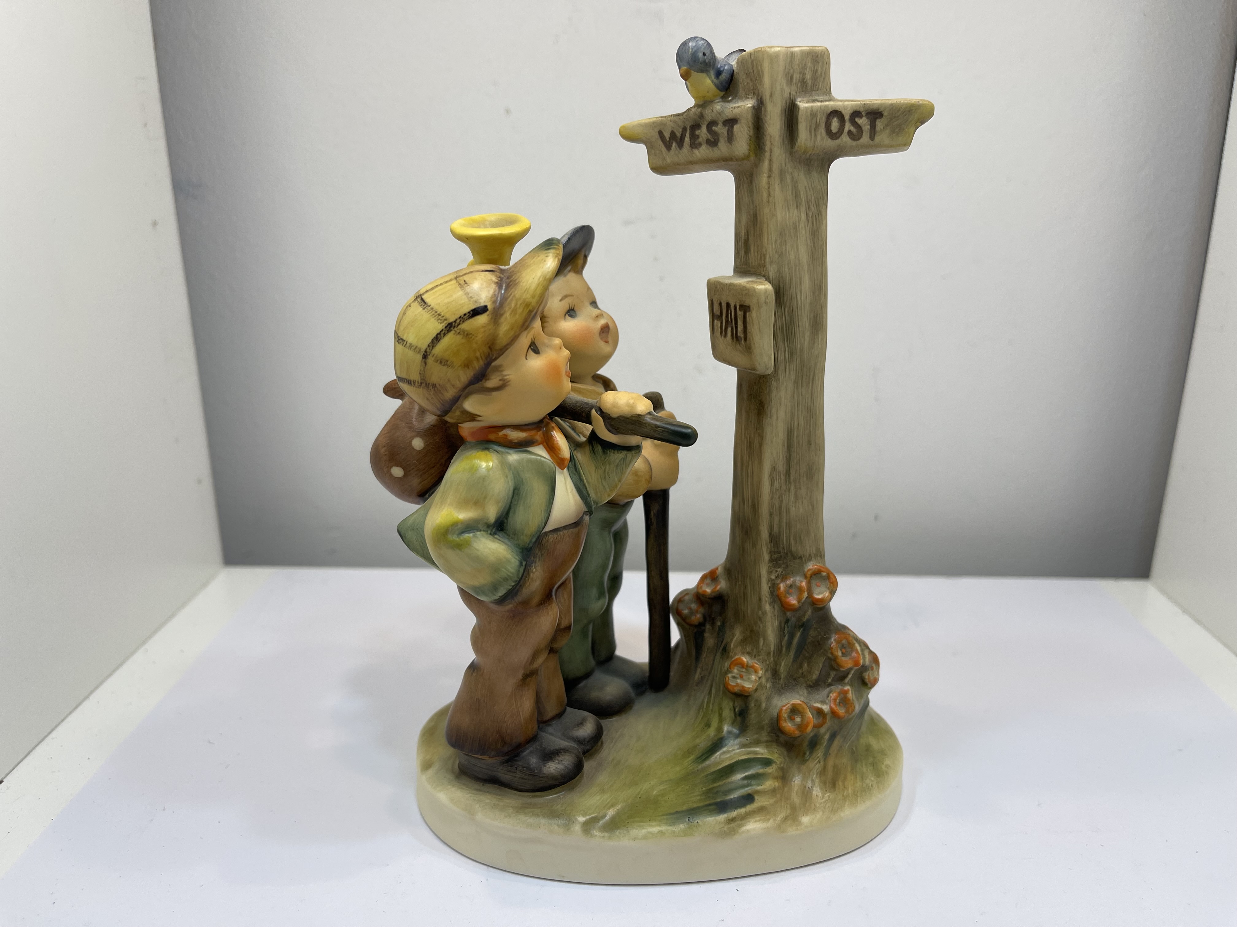 Hummel Figur 331 Am Scheideweg 17 cm. 1 Wahl. Top Zustand 