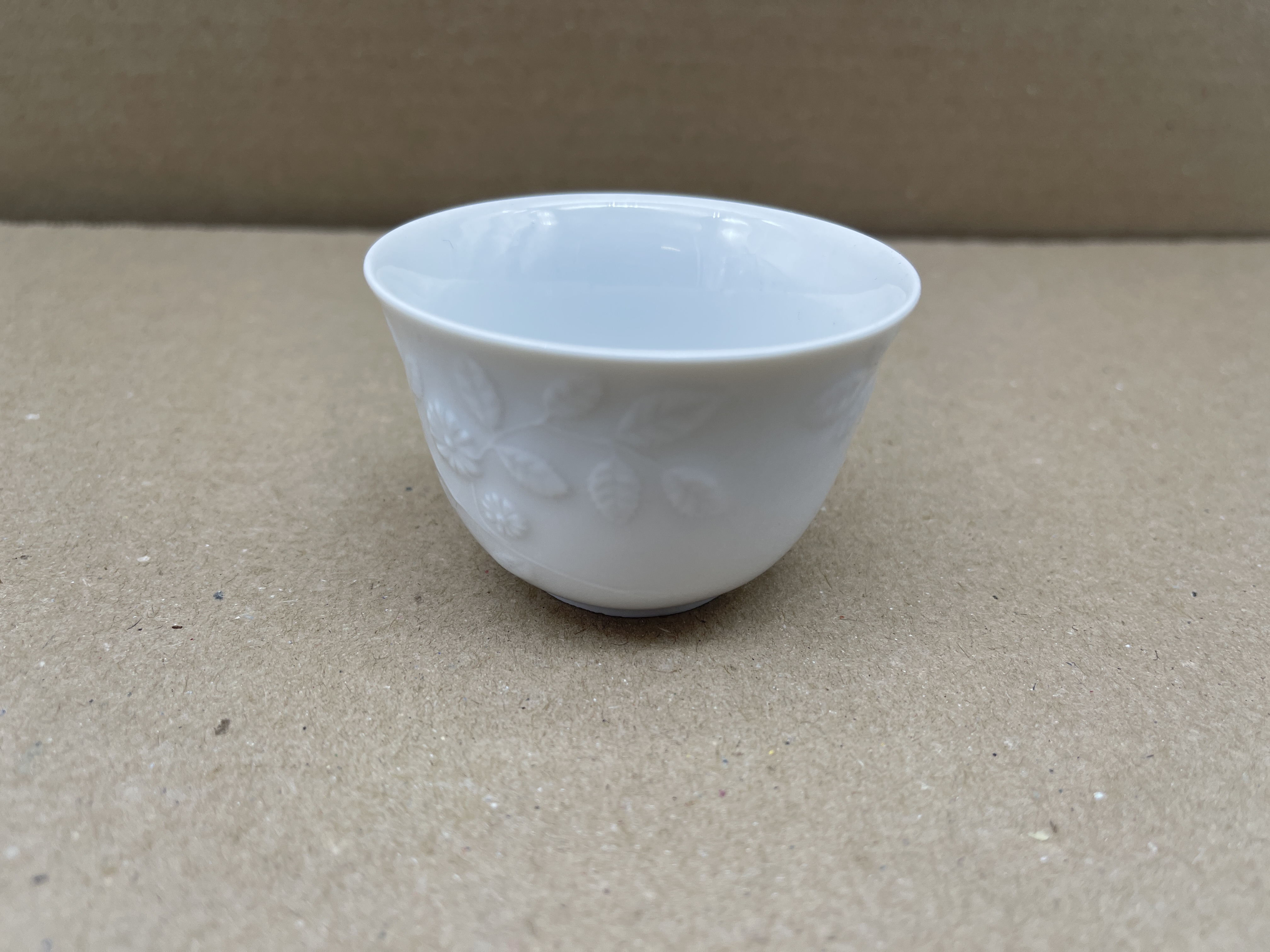 Meissen Becher / Schälchen Höhe: 4,5 cm  Ø: 6,5 cm. 1 Wahl - Top Zustand    Meissen Becher / Schälchen Höhe: 4,5 cm  Ø: 6,5 cm. 1 Wahl - Top Zustand