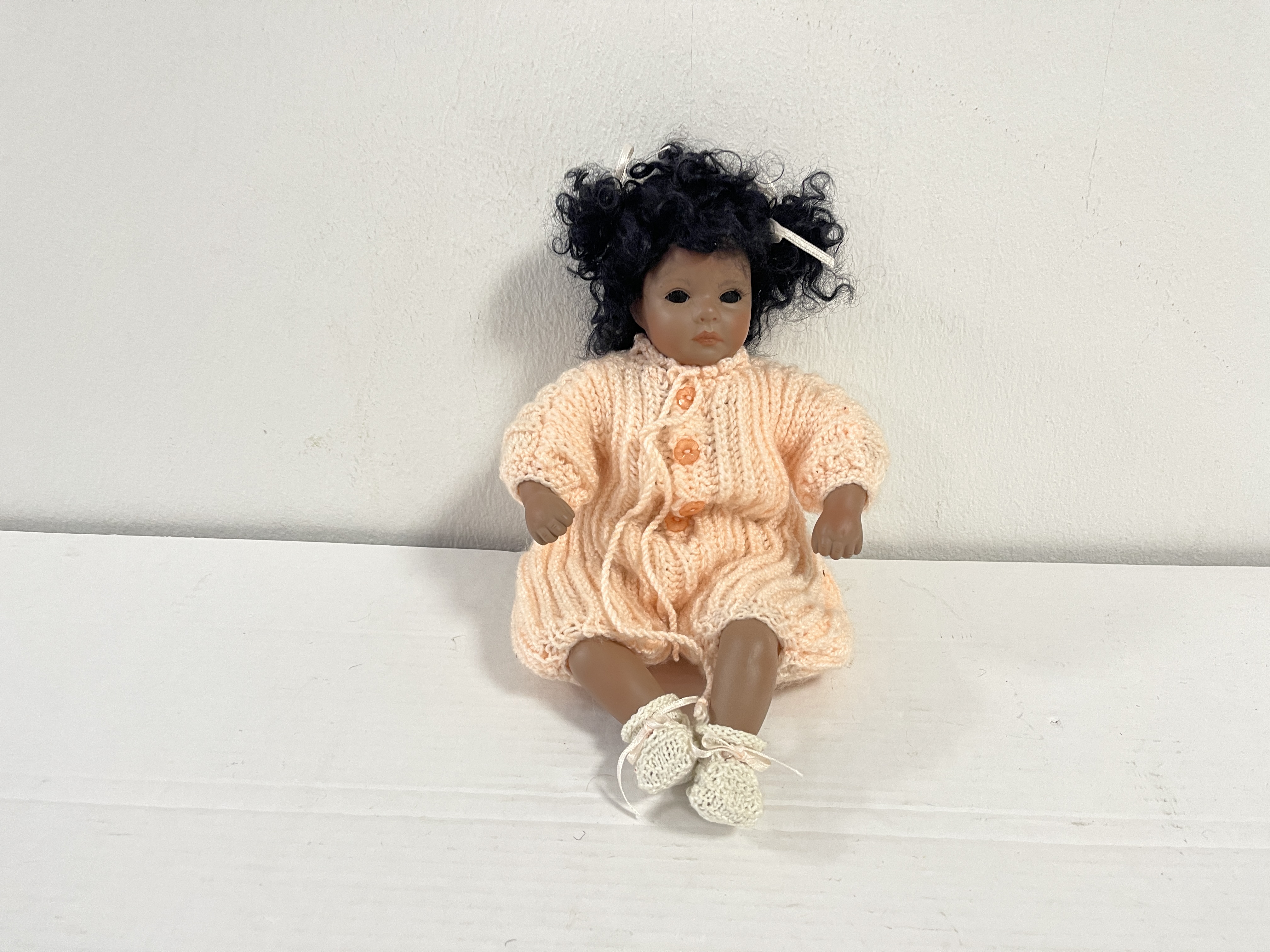 Porzellan Künstlerpuppe Puppe 29 cm. Top Zustand.    