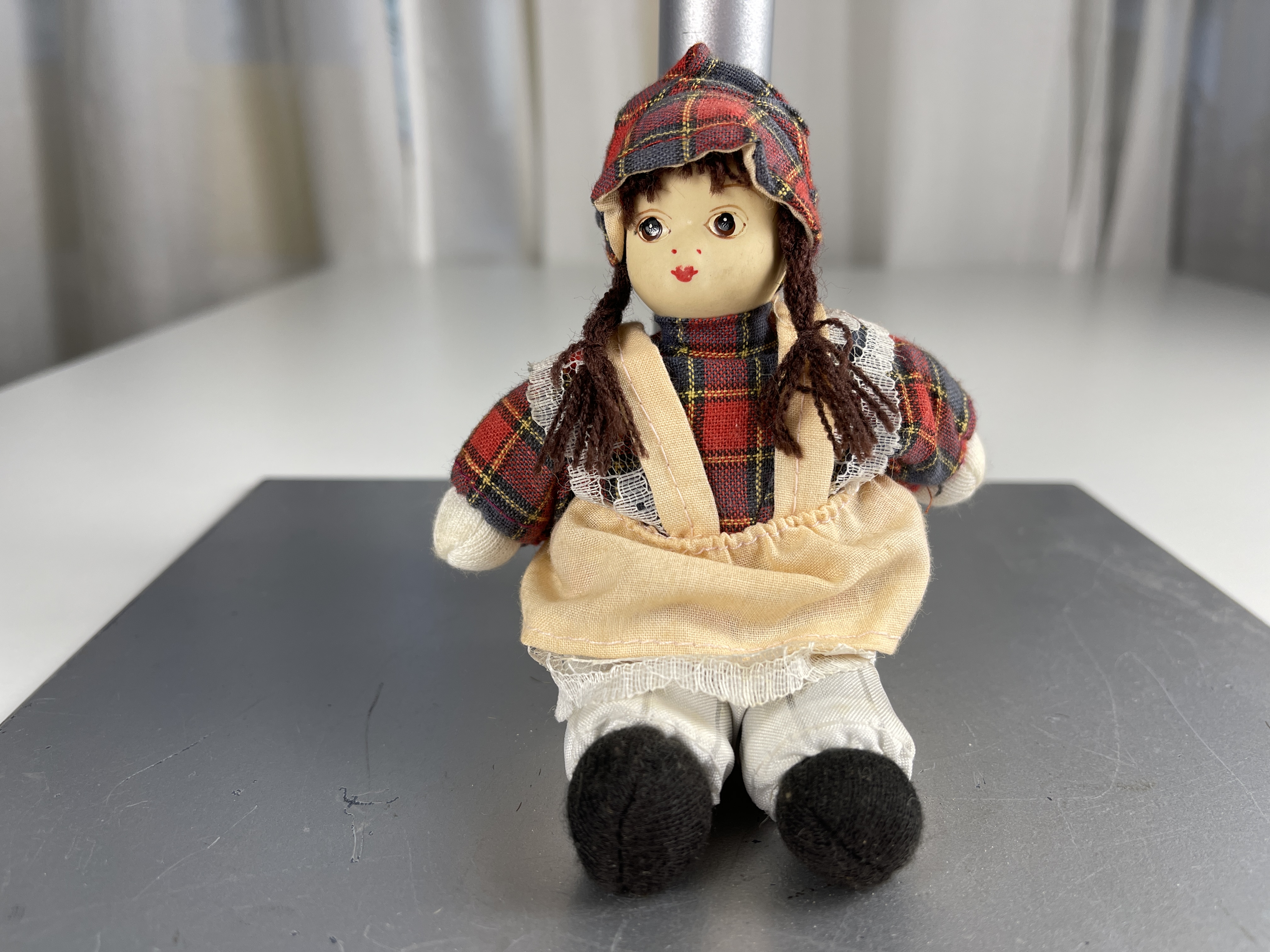 Sammler Puppe Porzellan Puppe 14 cm. Top Zustand 