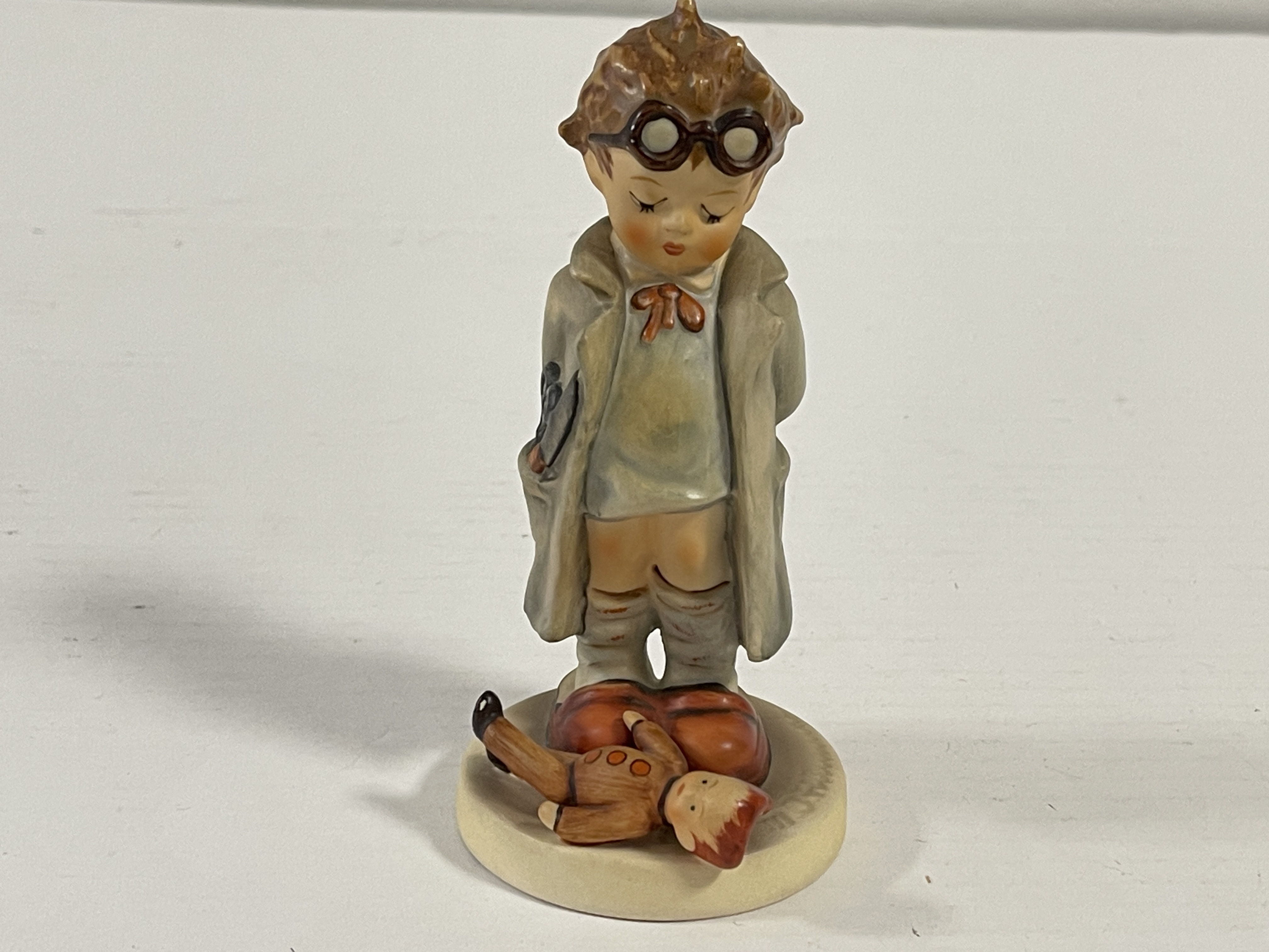 Hummel Figur 127 Puppendoktor 13 cm. 1 Wahl. Top Zustand 