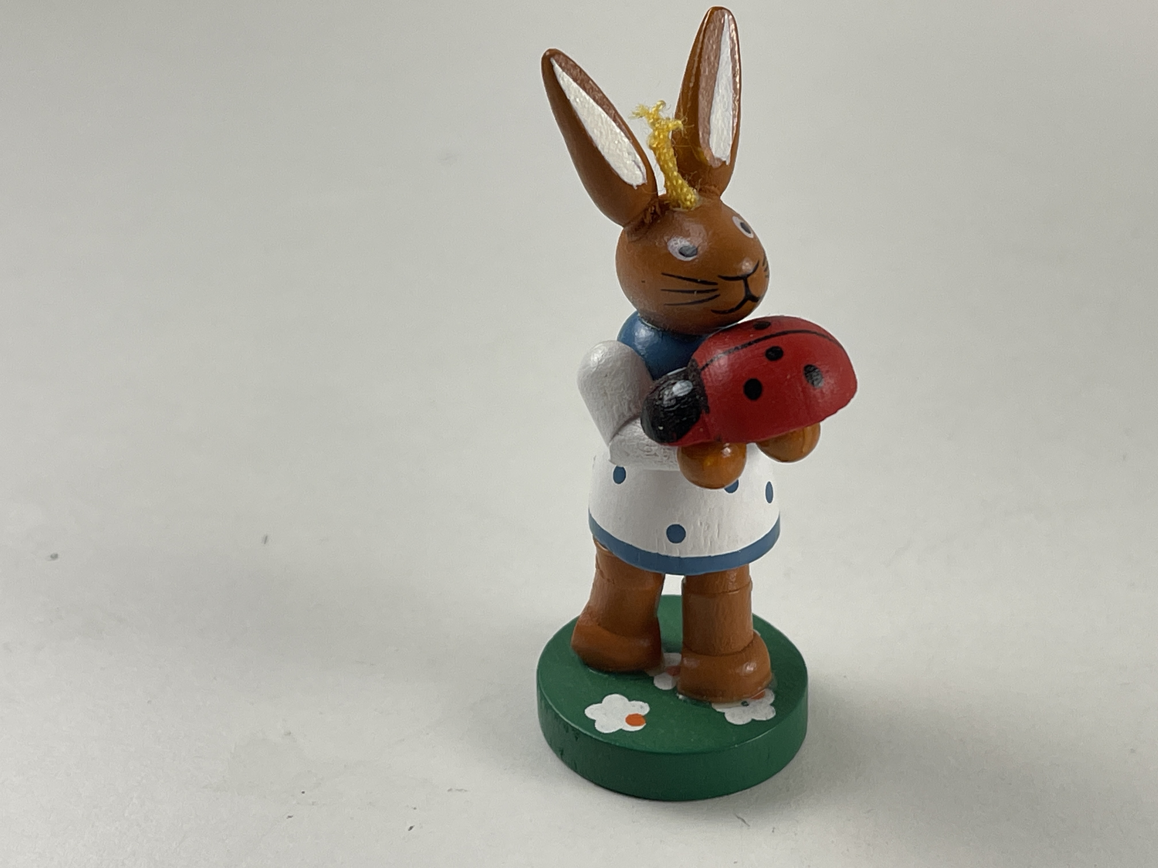 Erzgebirge Figur Hase 6,5 cm. Zustand siehe Fotos 