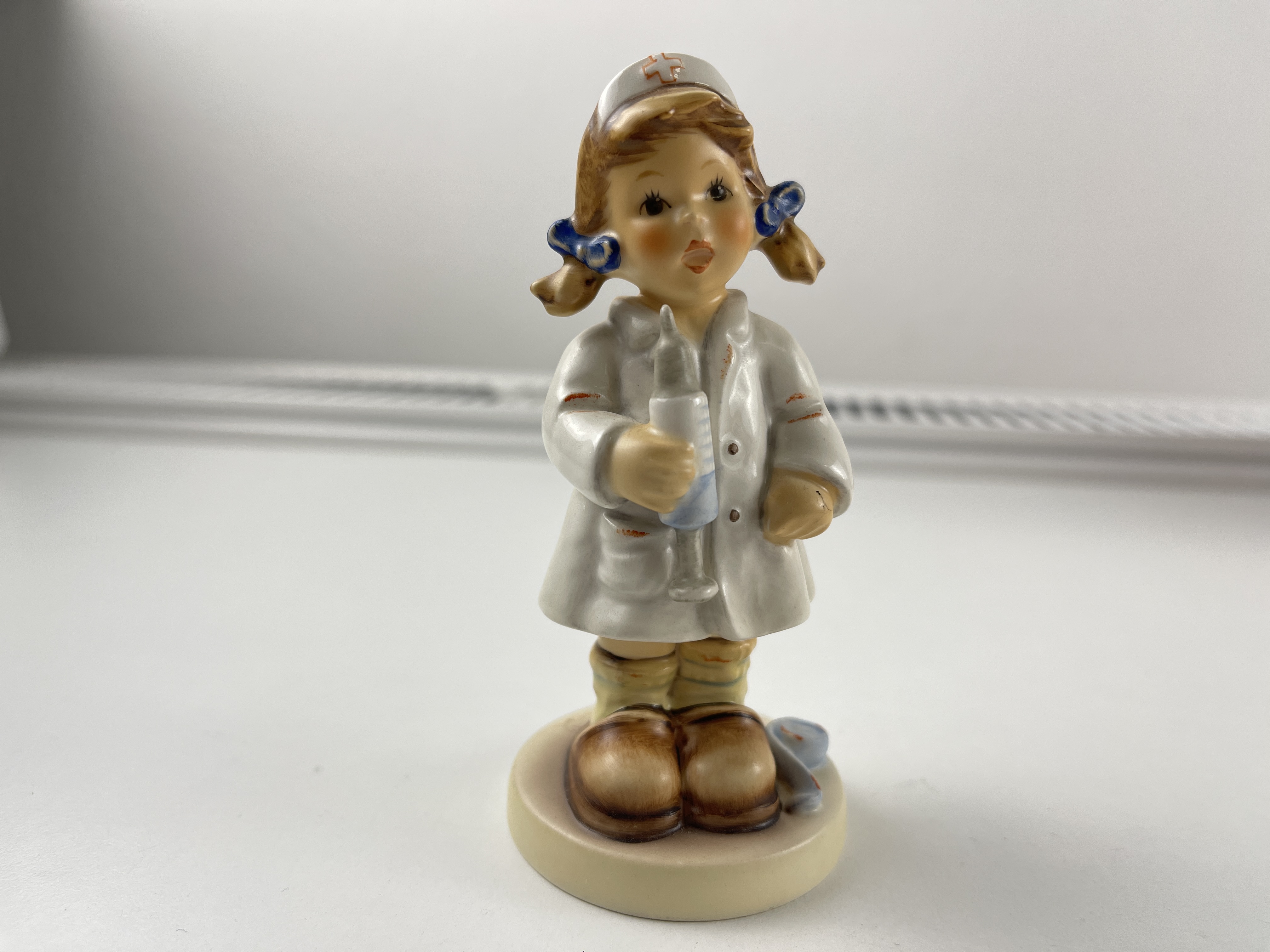  Hummel Figur 2075 Erste Hilfe 11 cm. 1 Wahl. Top Zustand.    