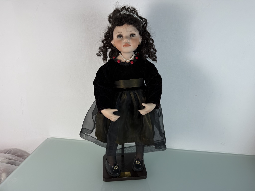Künstlerpuppe Ruby Doll Porzellan Puppe 65 cm. Top Zustand   