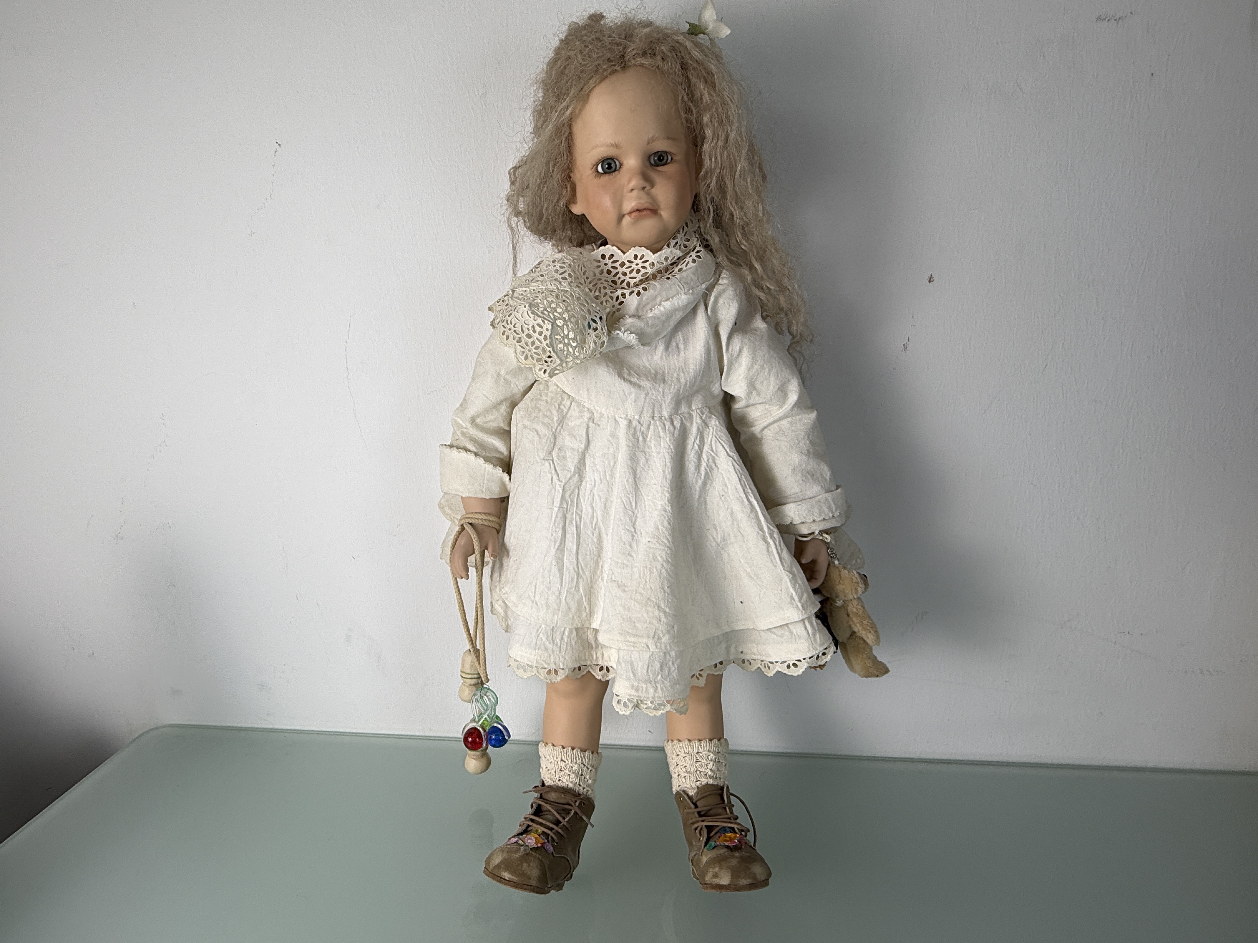Künstlerpuppe Porzellan Puppe 67 cm. Top Zustand 