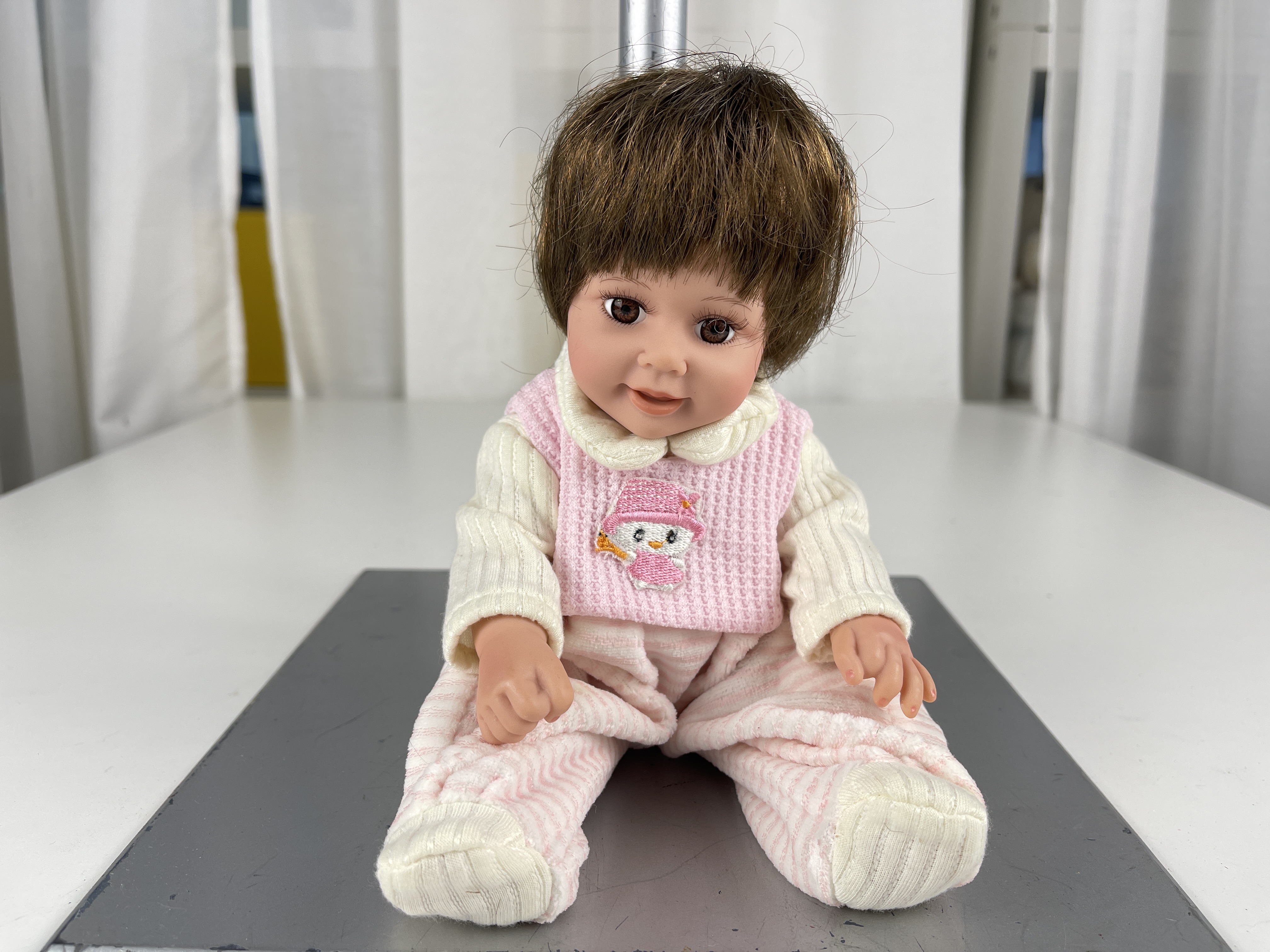 Sammler Puppe Vinyl Puppe 27 cm. Top Zustand   