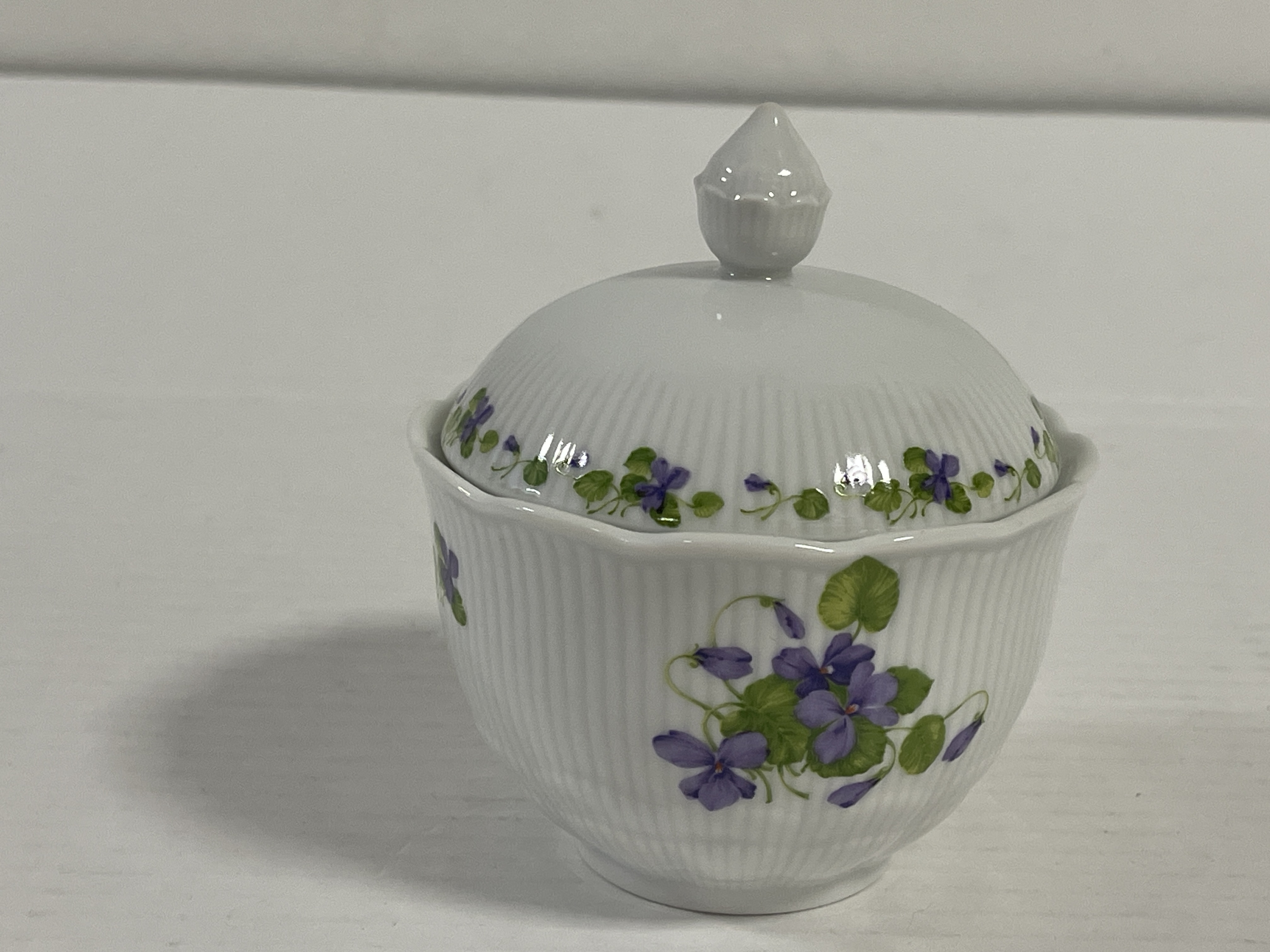  Hutschenreuther Porzellan Deckeldose Zuckerdose 11 cm. Top Zustand.   