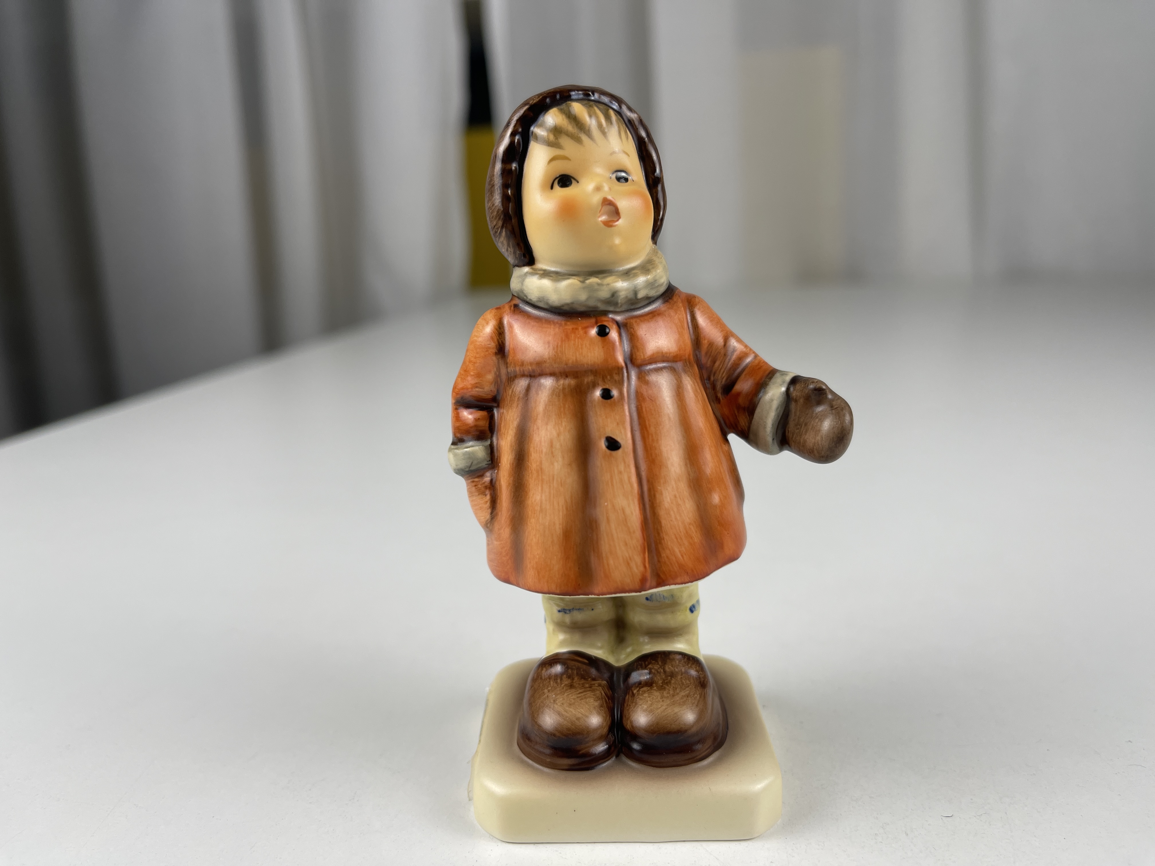 Hummel Figur 476 Winterlied 10 cm. 1 Wahl. Top Zustand