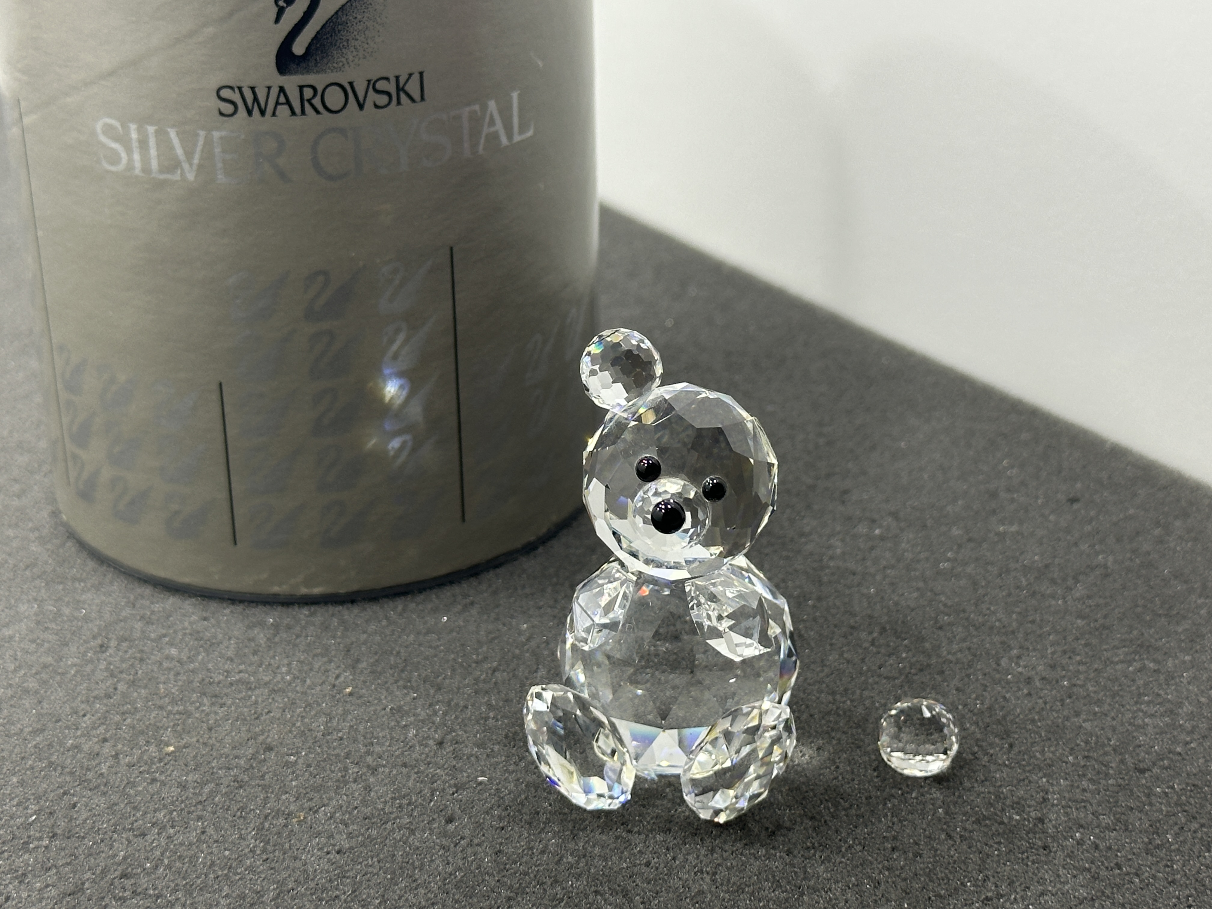 Swarovski Figur 010004 Teddy Bär 5,5 cm (Defekt) OVP. Zustand siehe Fotos