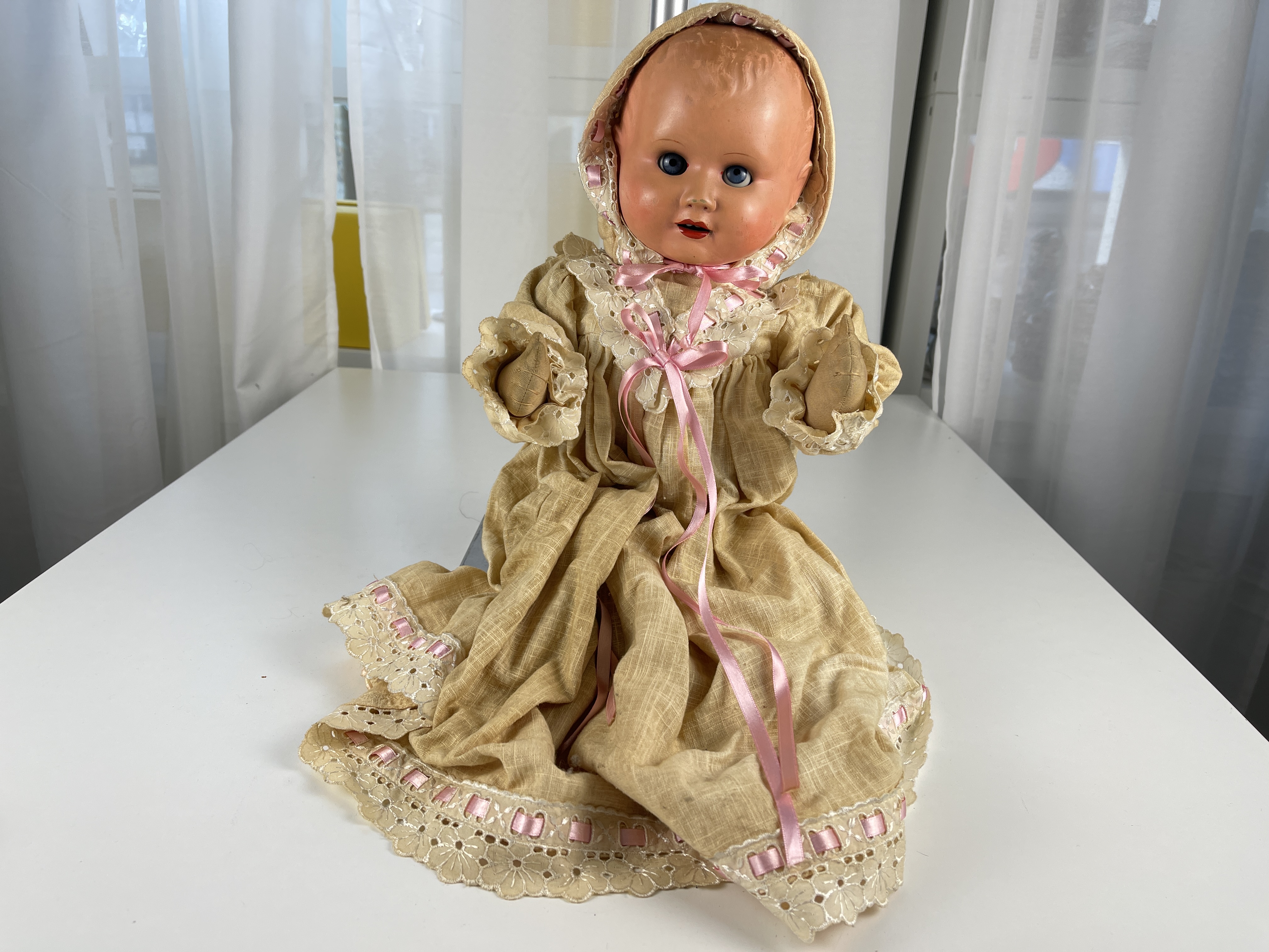 Vinyl Sammler Puppe 45 cm. Zustand siehe Fotos Raucherhaushalt 