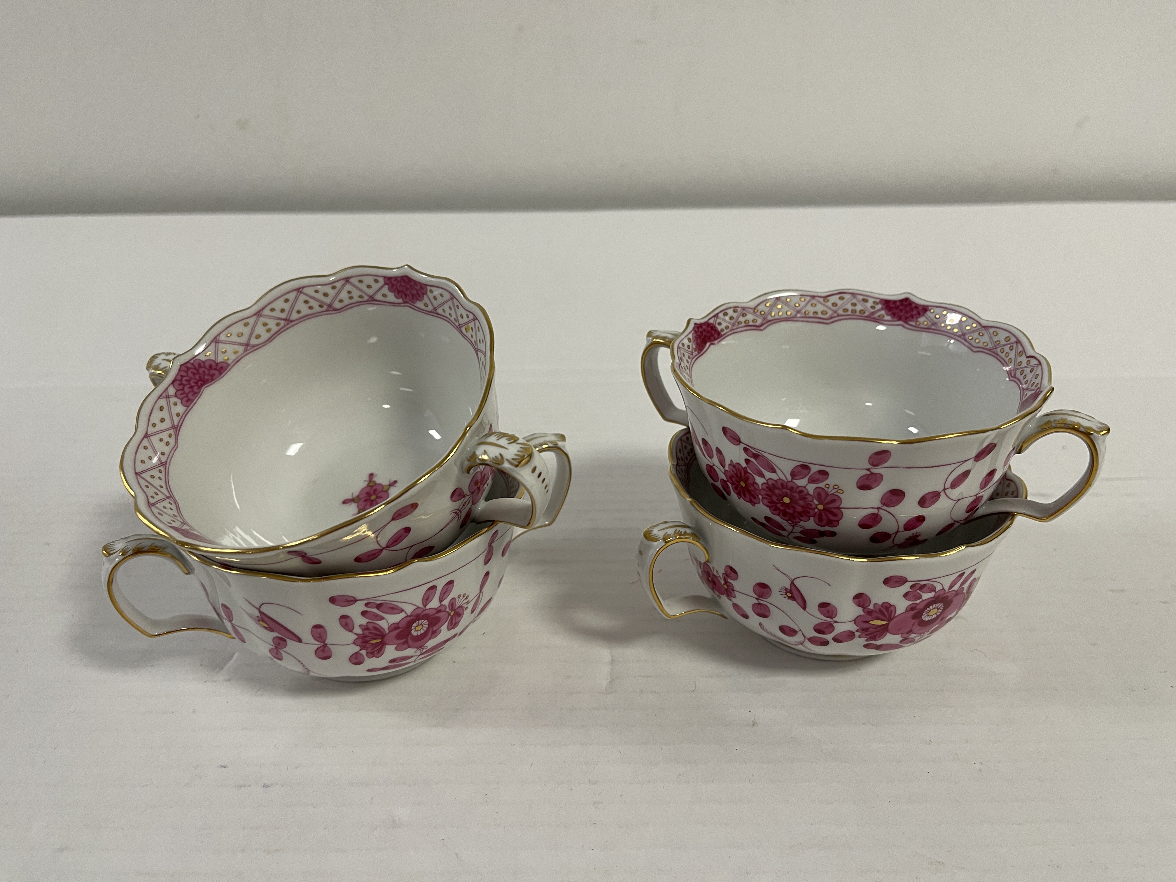  Meissen Porzellan  Suppentasse  4 Stück je Ø: 5 x 10 cm.  - Top Zustand   
