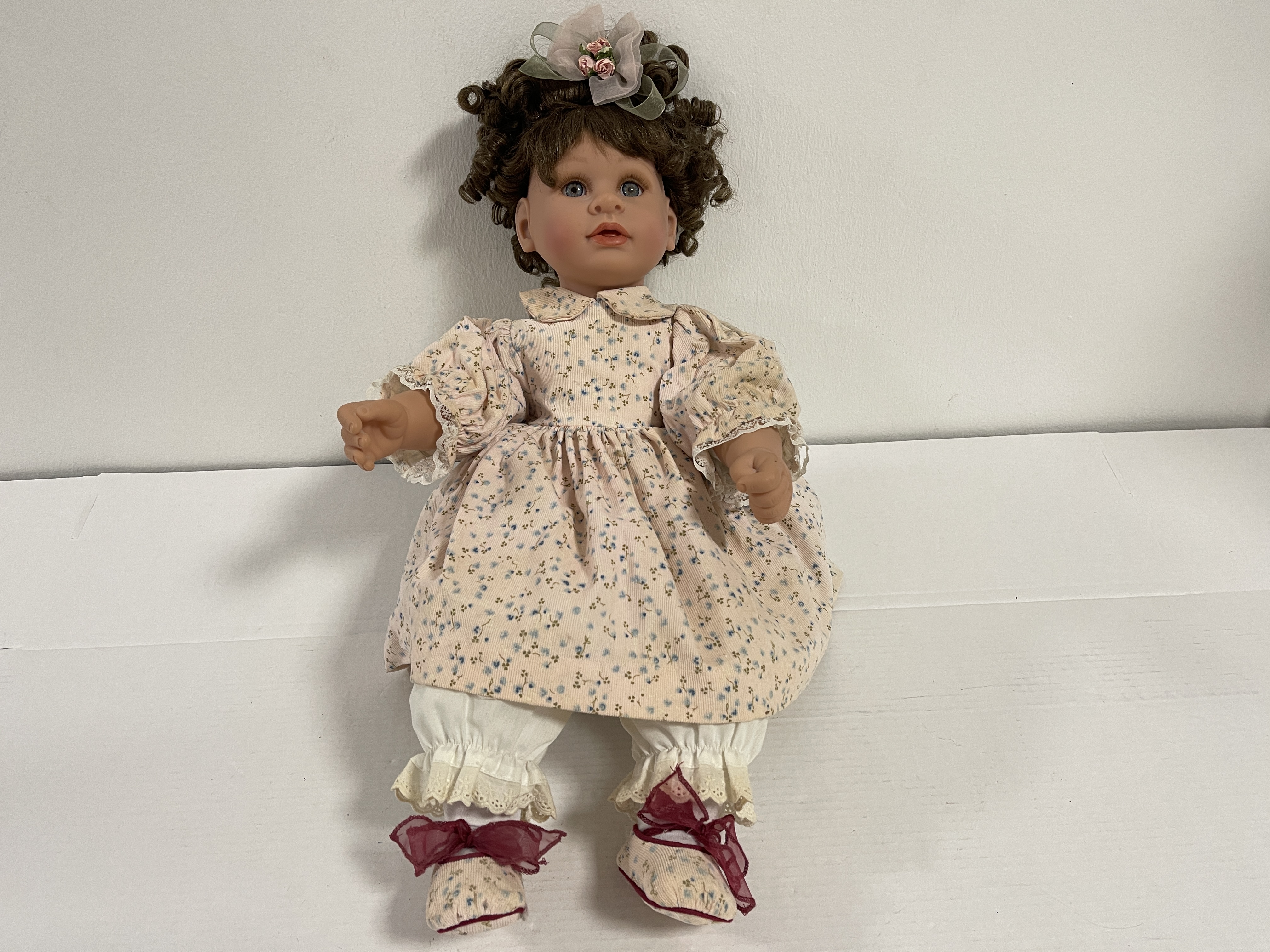 Oncrown Vinyl Puppe 54 cm. Zustand siehe Fotos   